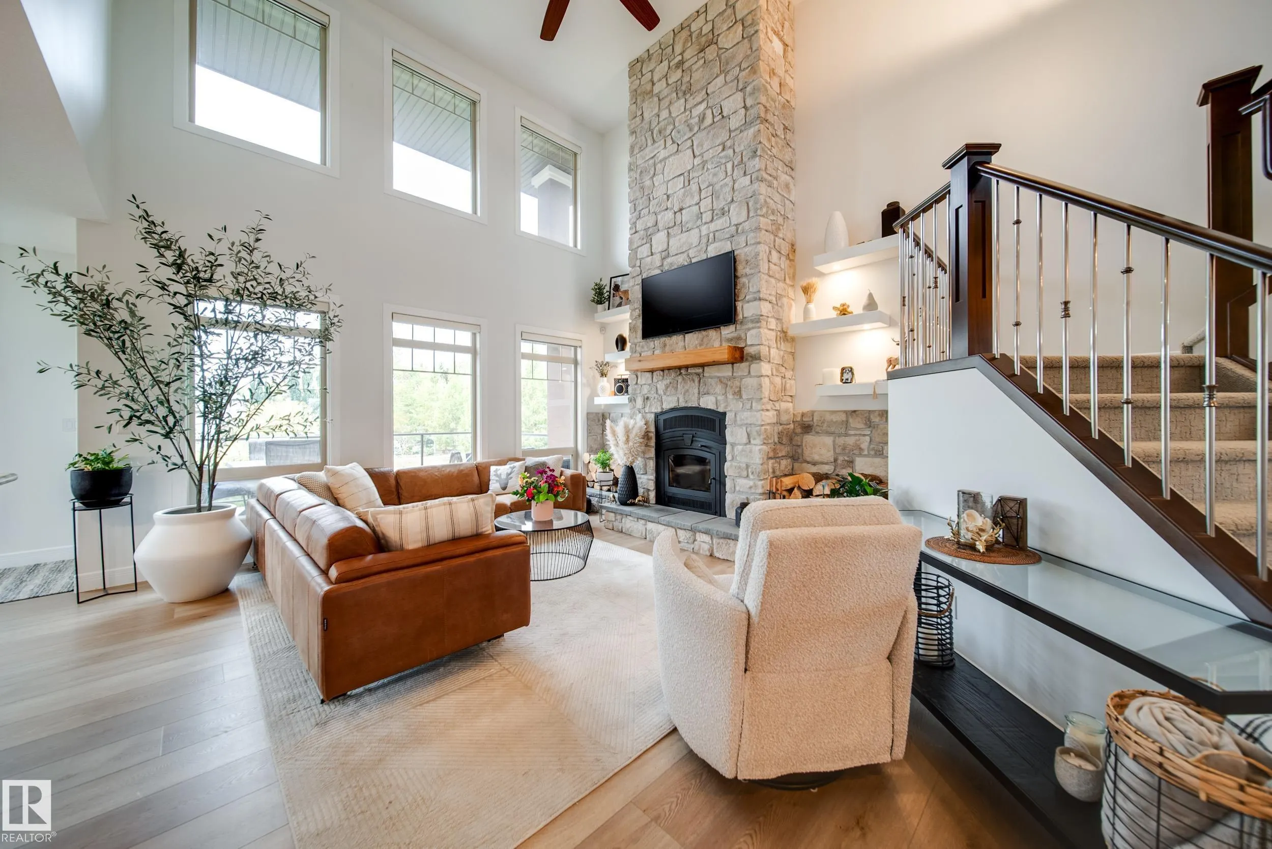 248 RAVINE Drive