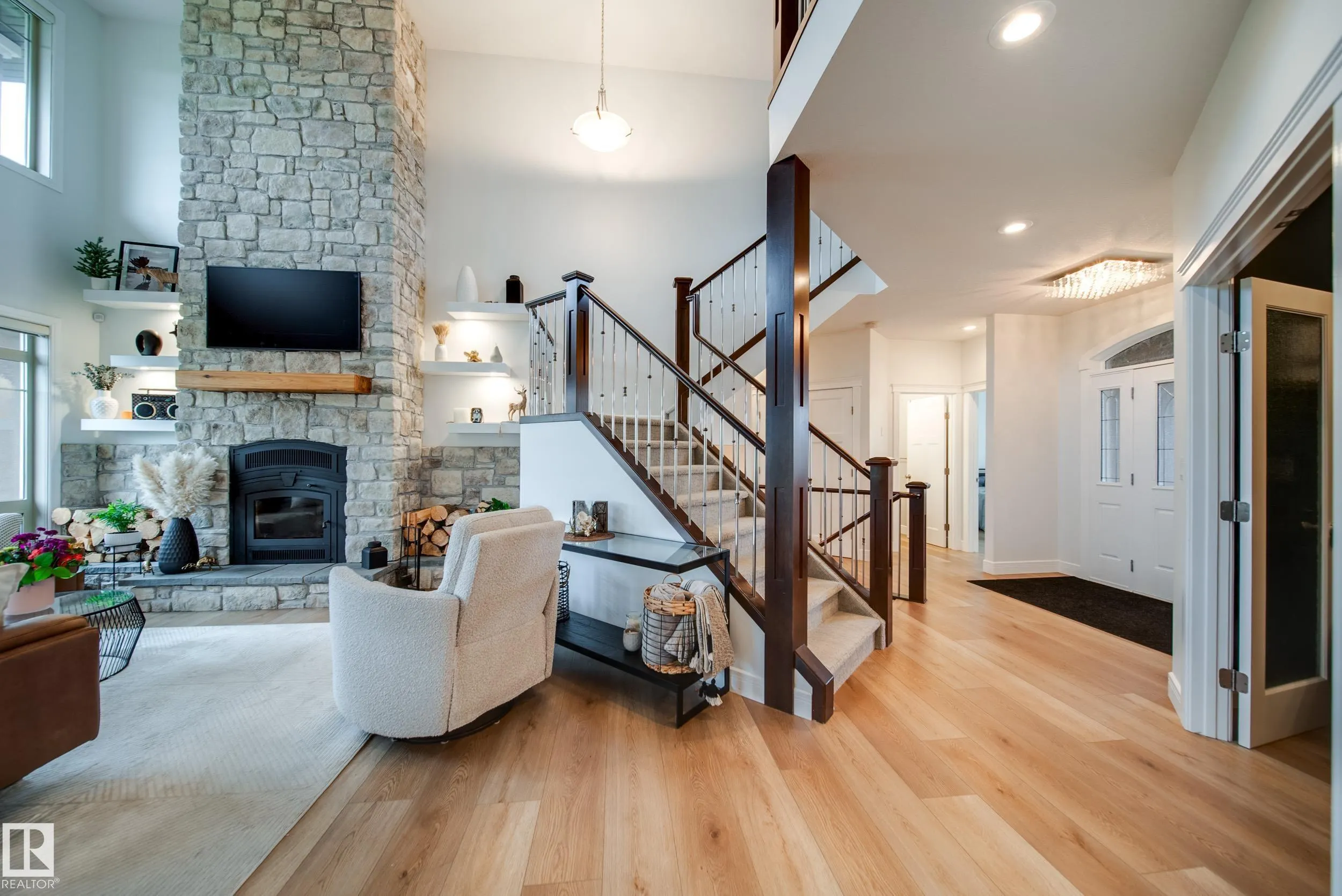 248 RAVINE Drive