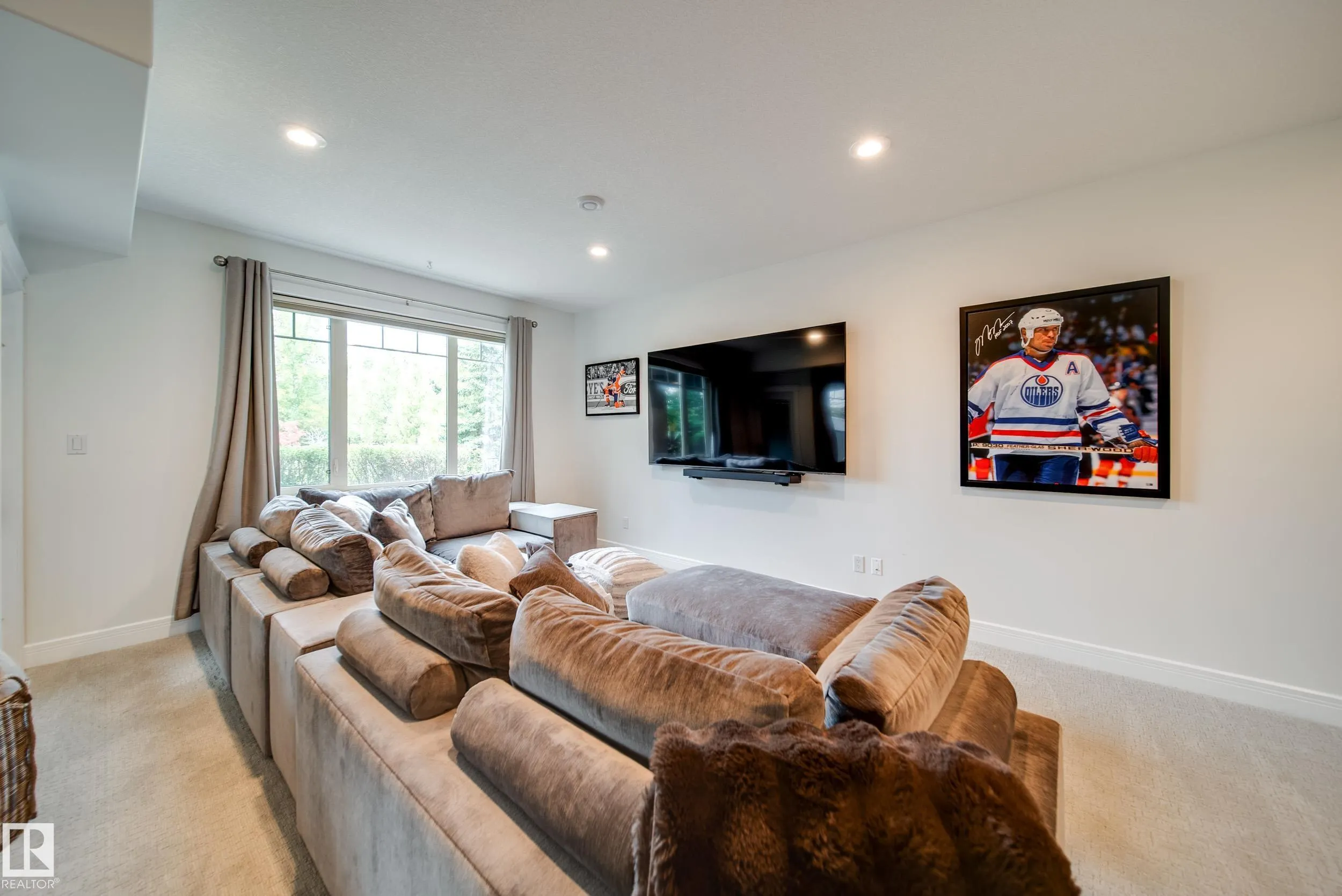248 RAVINE Drive
