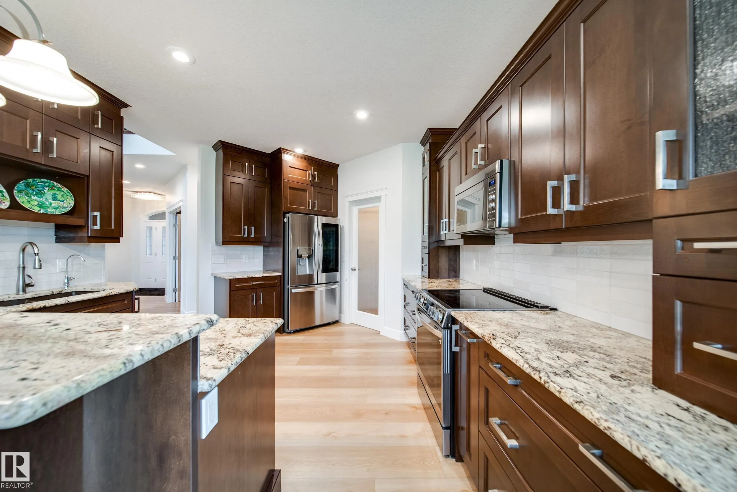 248 RAVINE Drive