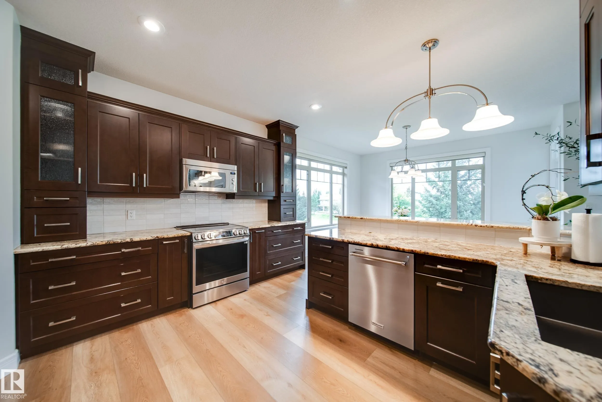 248 RAVINE Drive