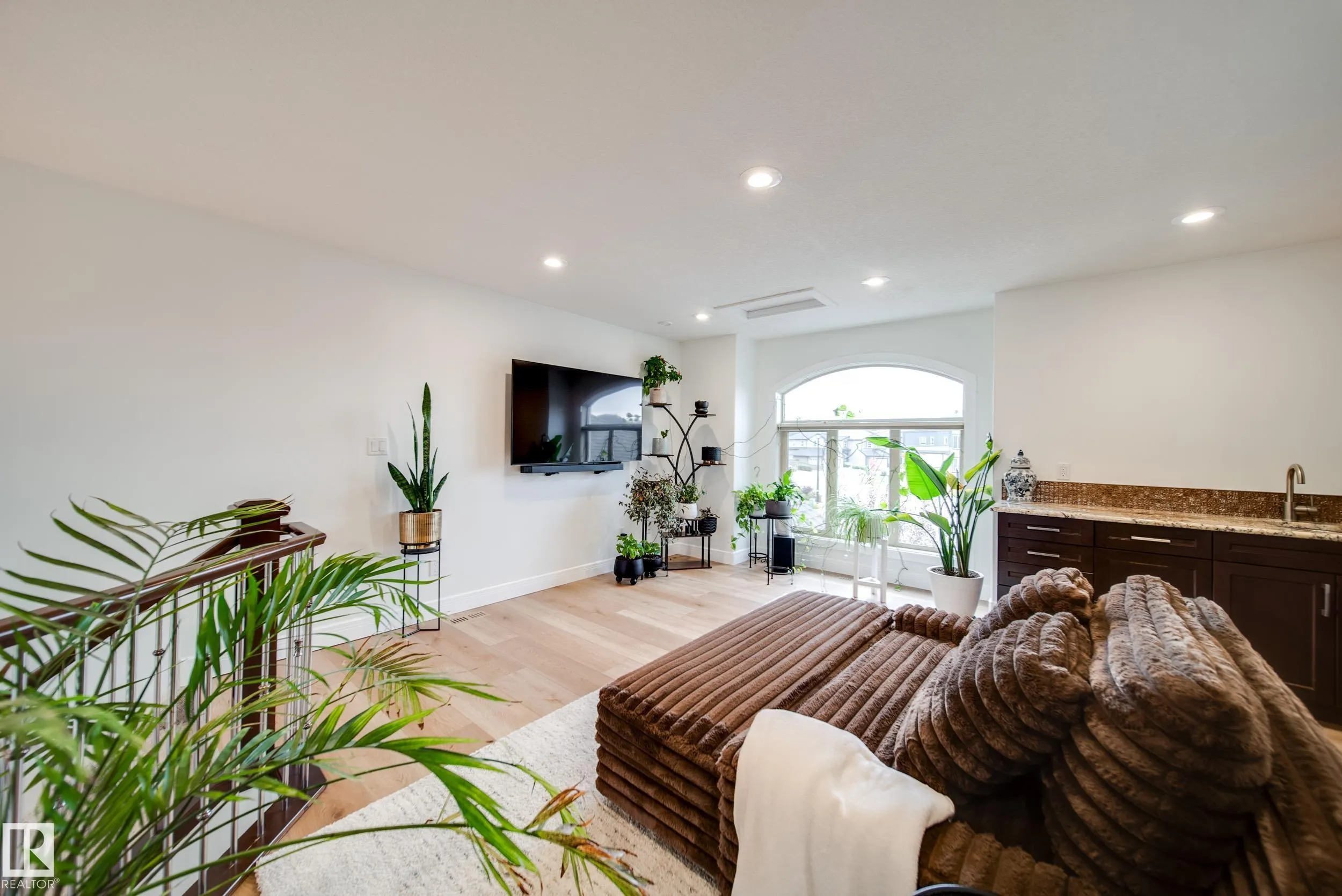 248 RAVINE Drive