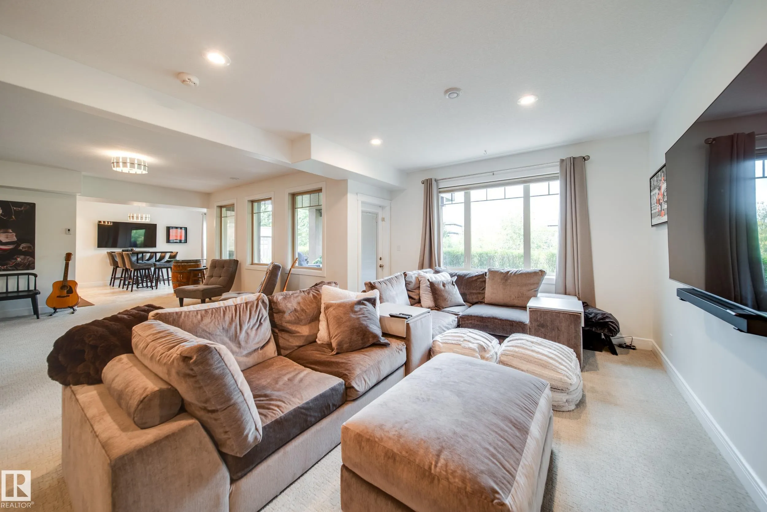 248 RAVINE Drive
