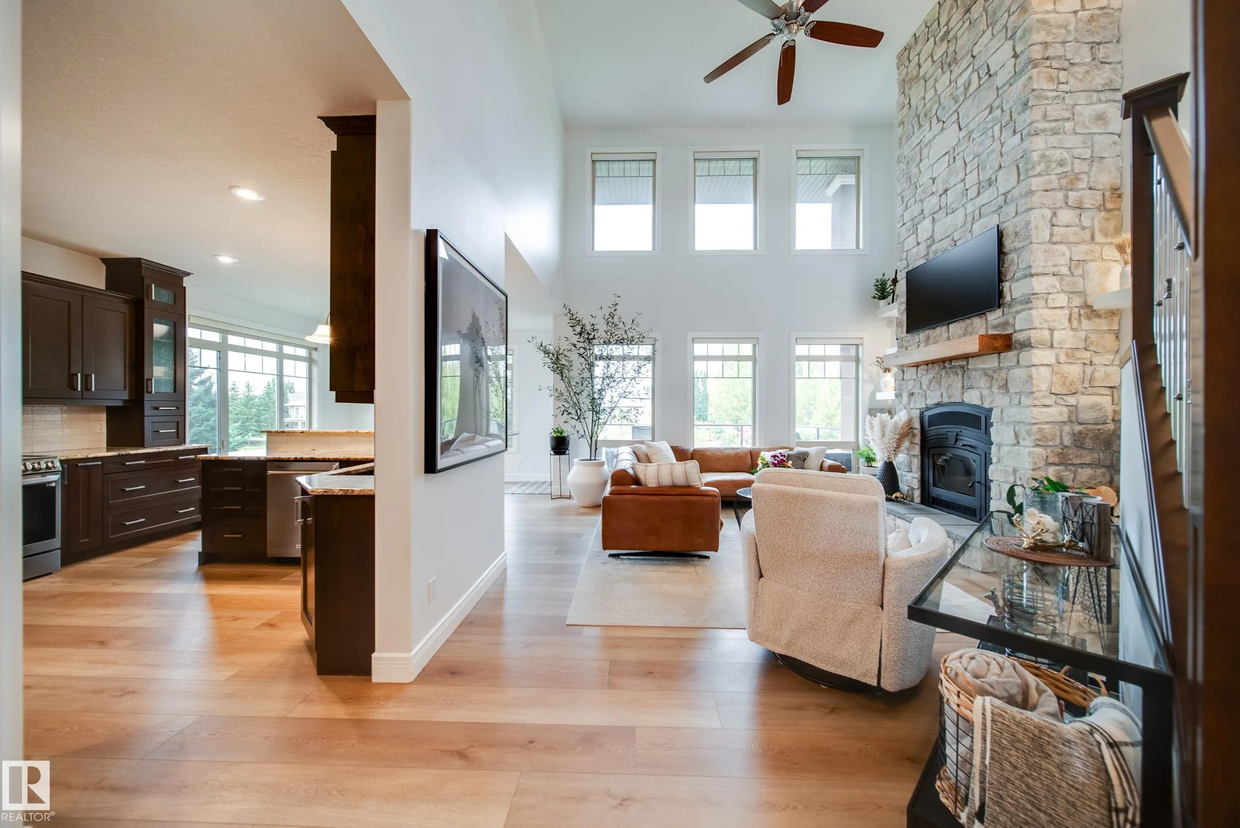 248 RAVINE Drive