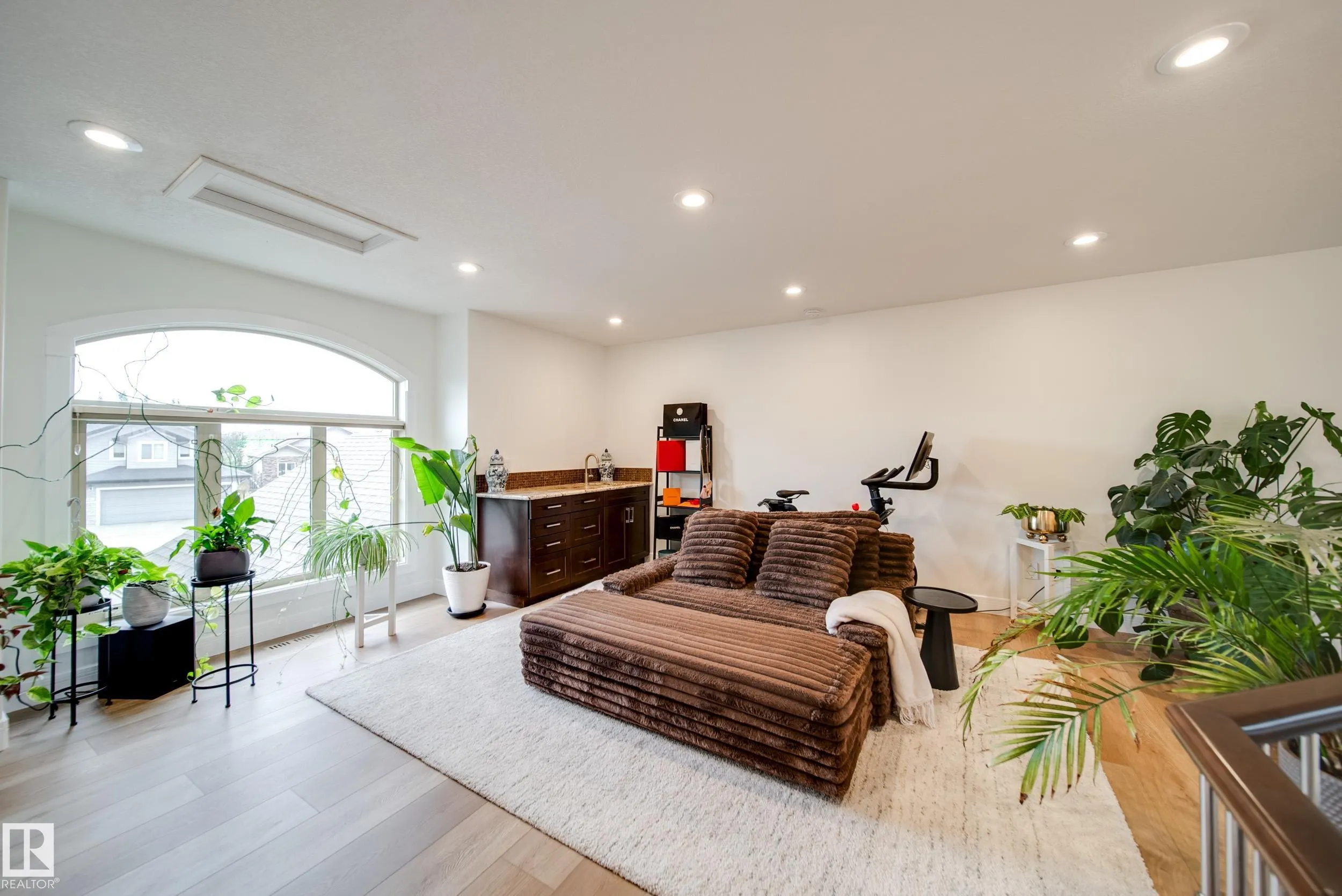 248 RAVINE Drive