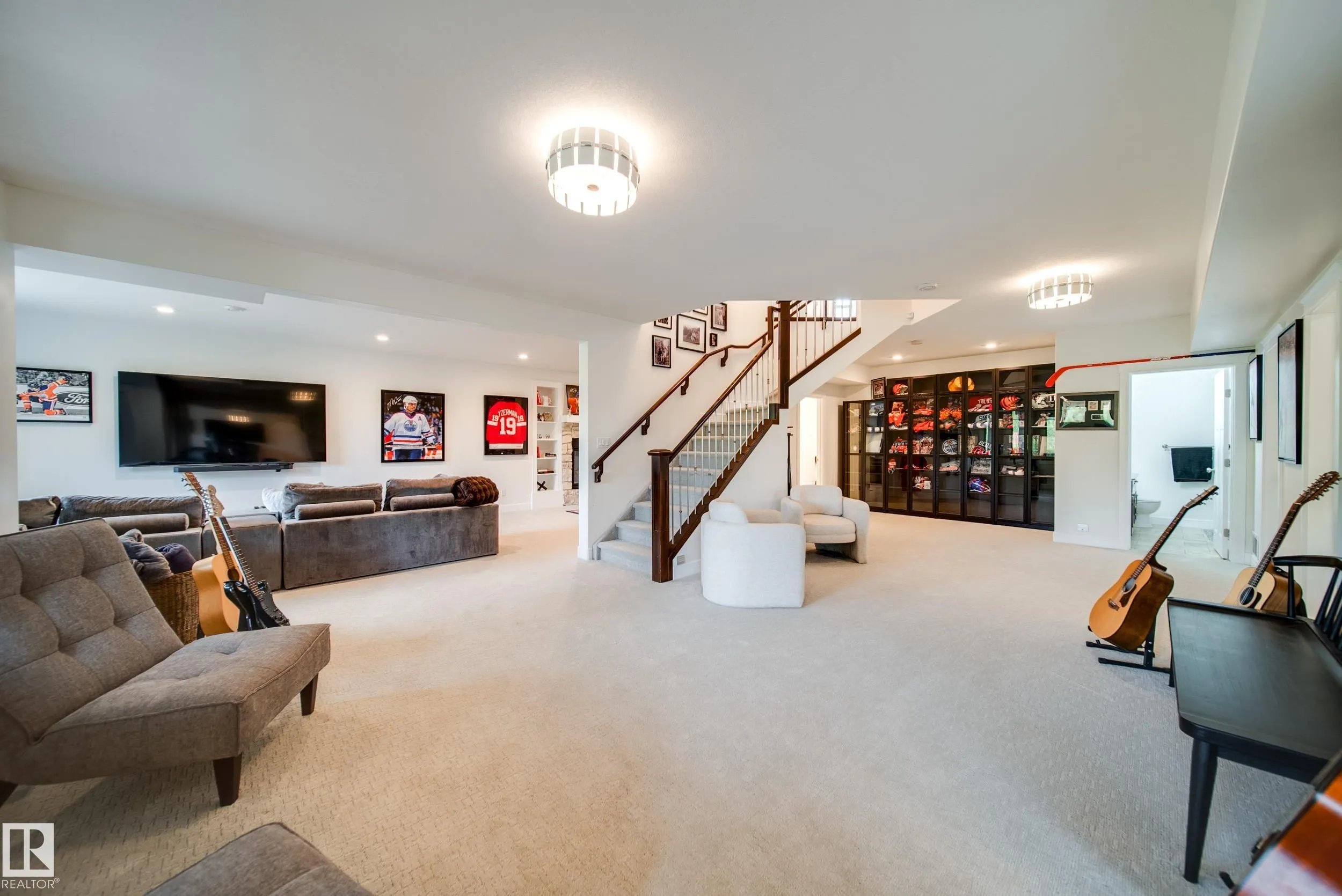 248 RAVINE Drive
