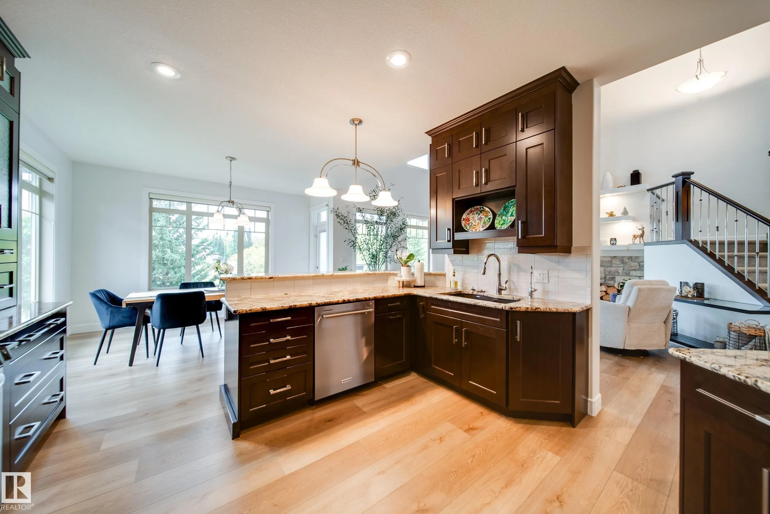 248 RAVINE Drive