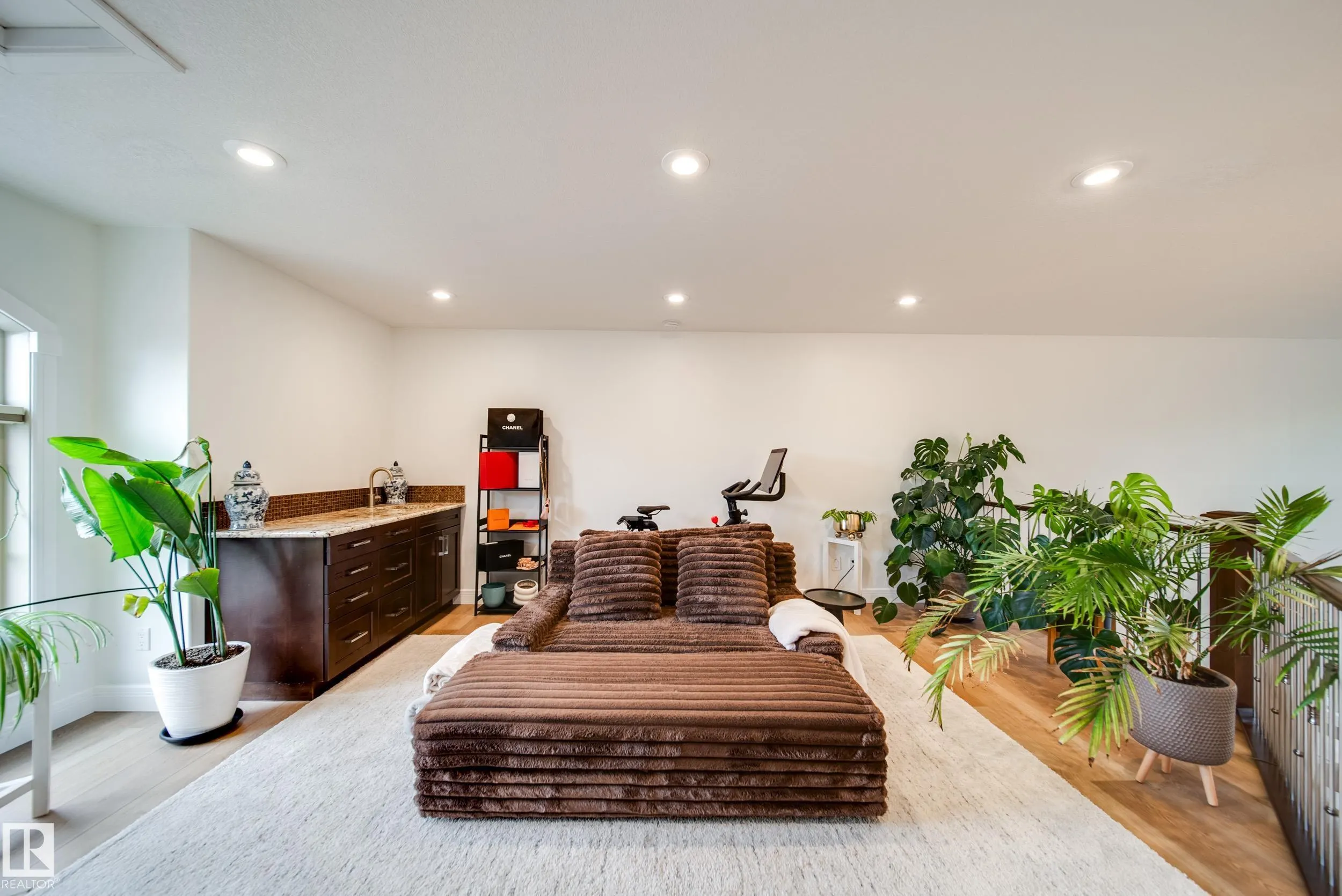 248 RAVINE Drive
