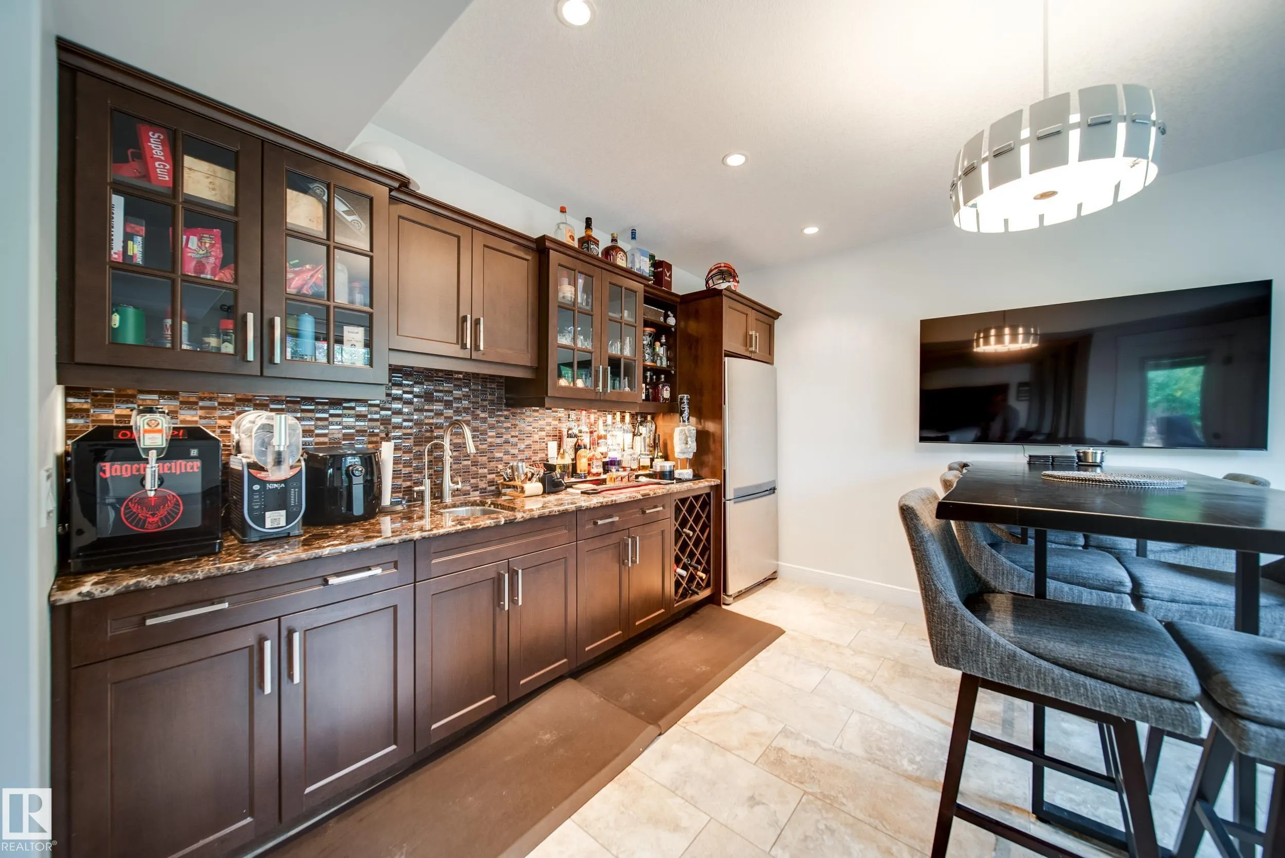 248 RAVINE Drive