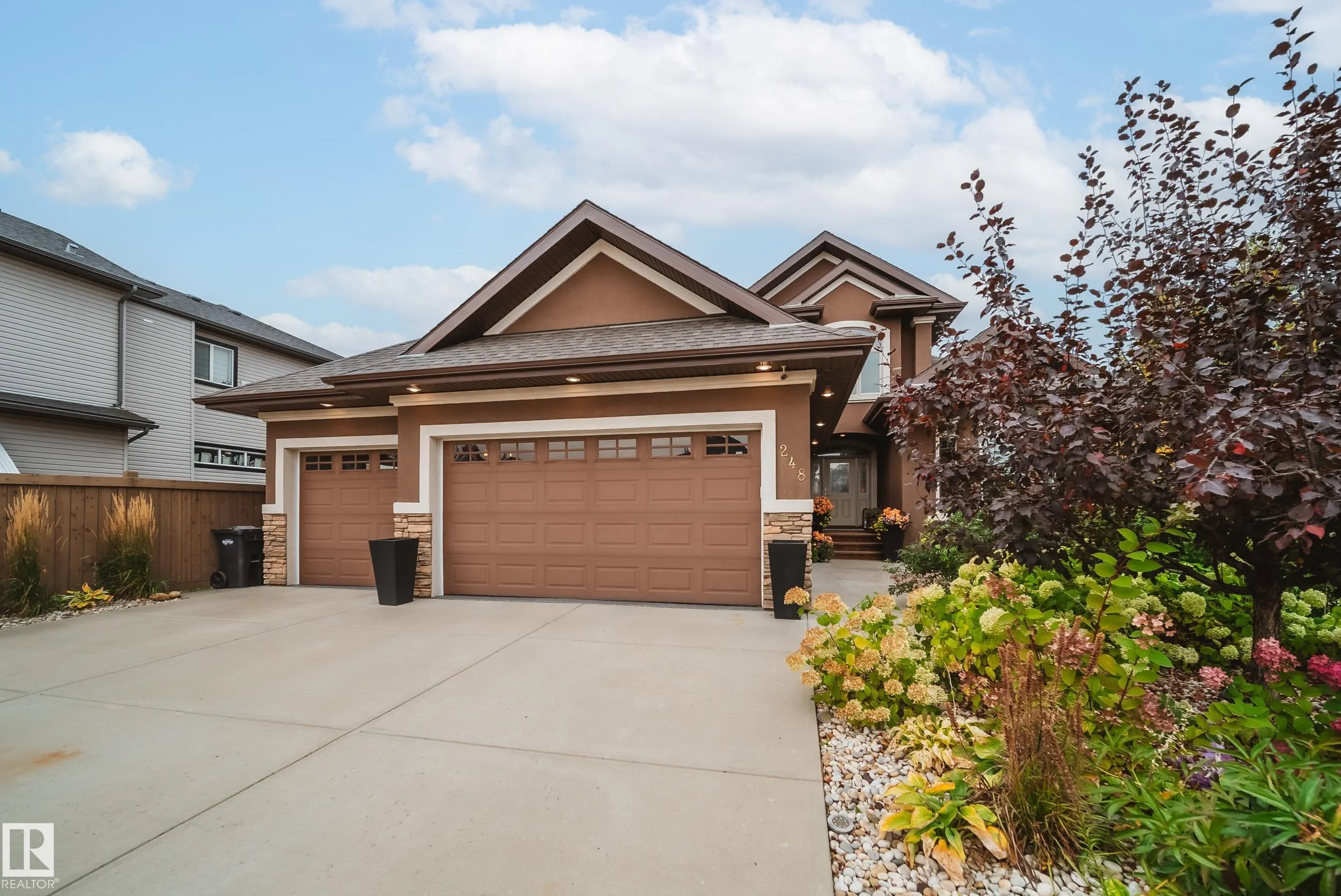 248 RAVINE Drive
