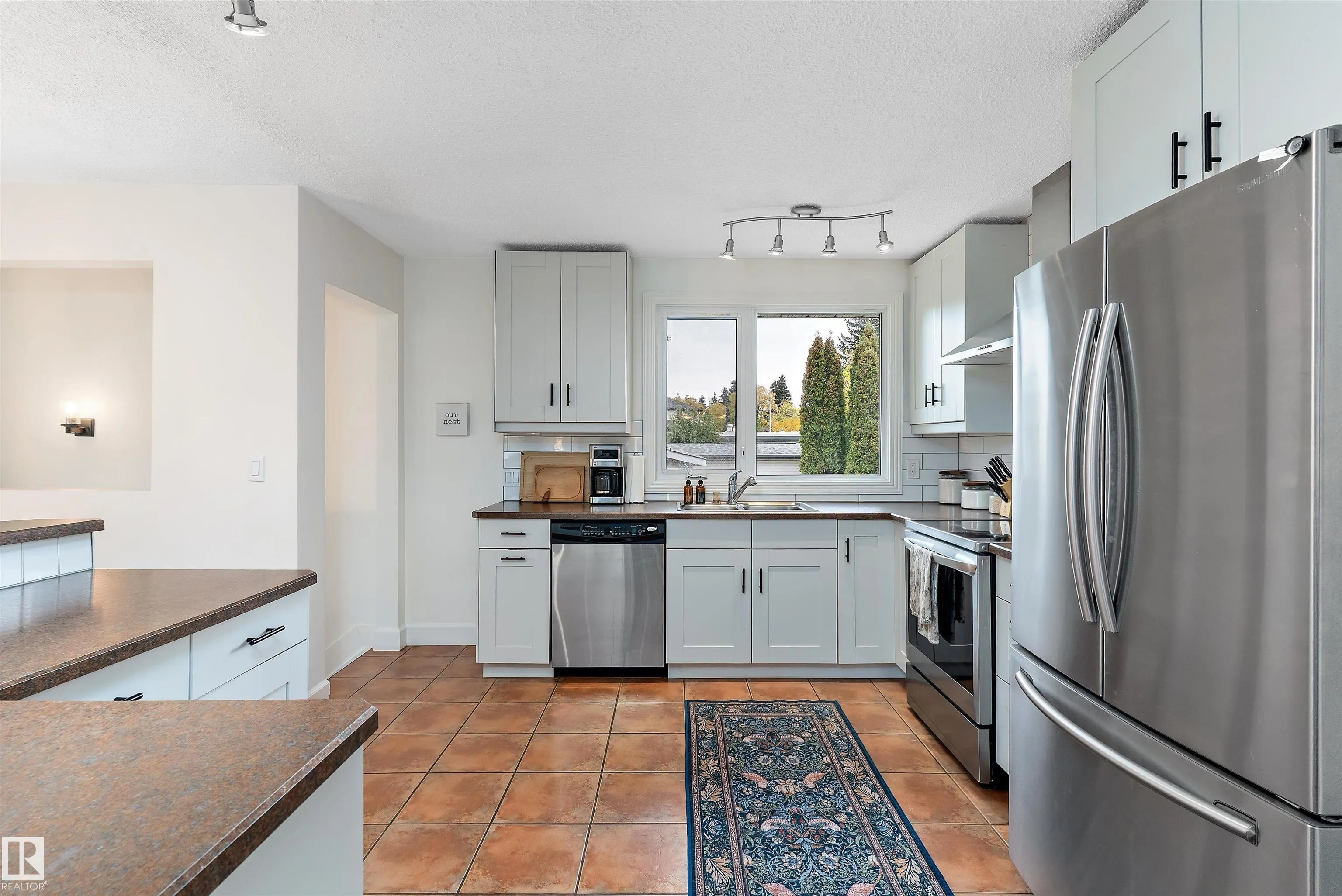 25 GRANT Avenue