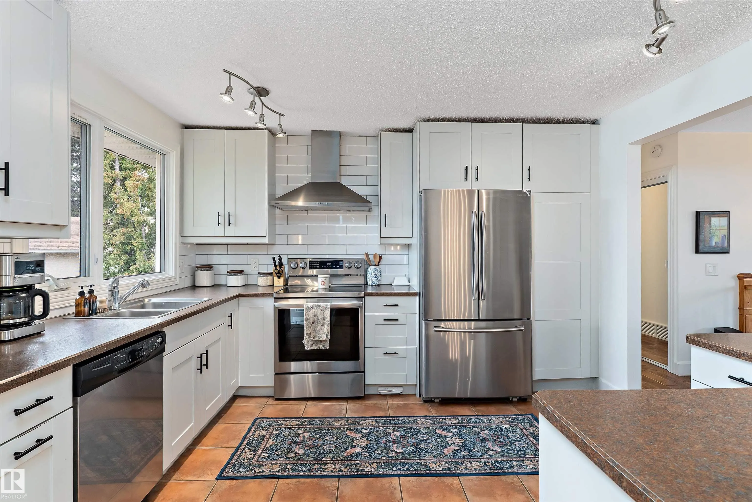 25 GRANT Avenue