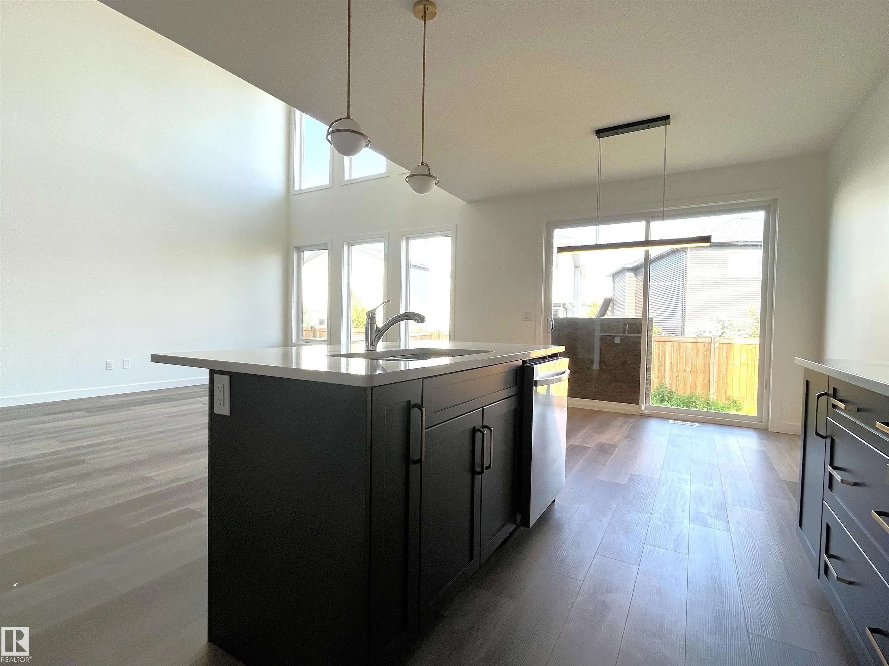 587 BOULDER Wynd