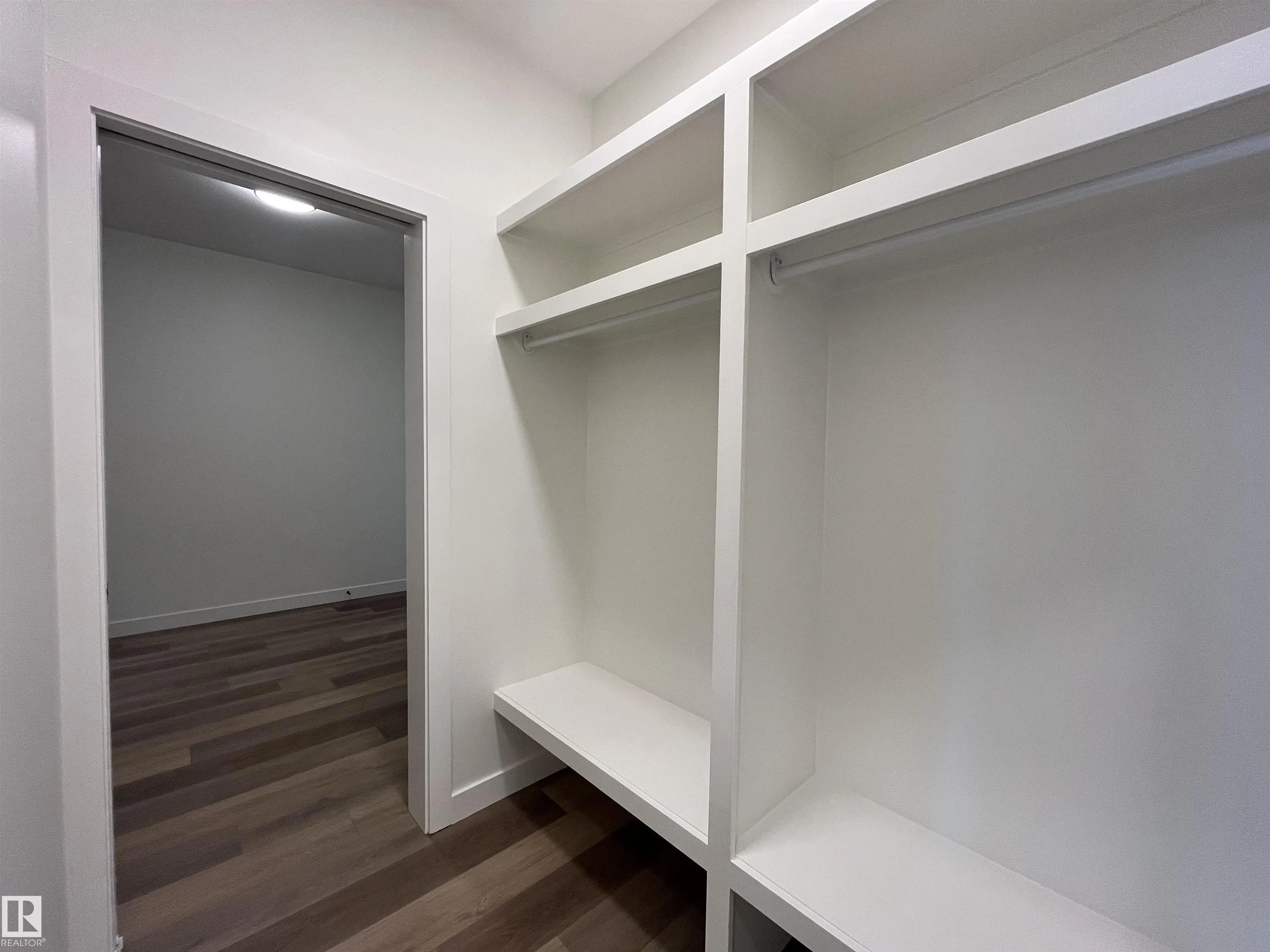 587 BOULDER Wynd