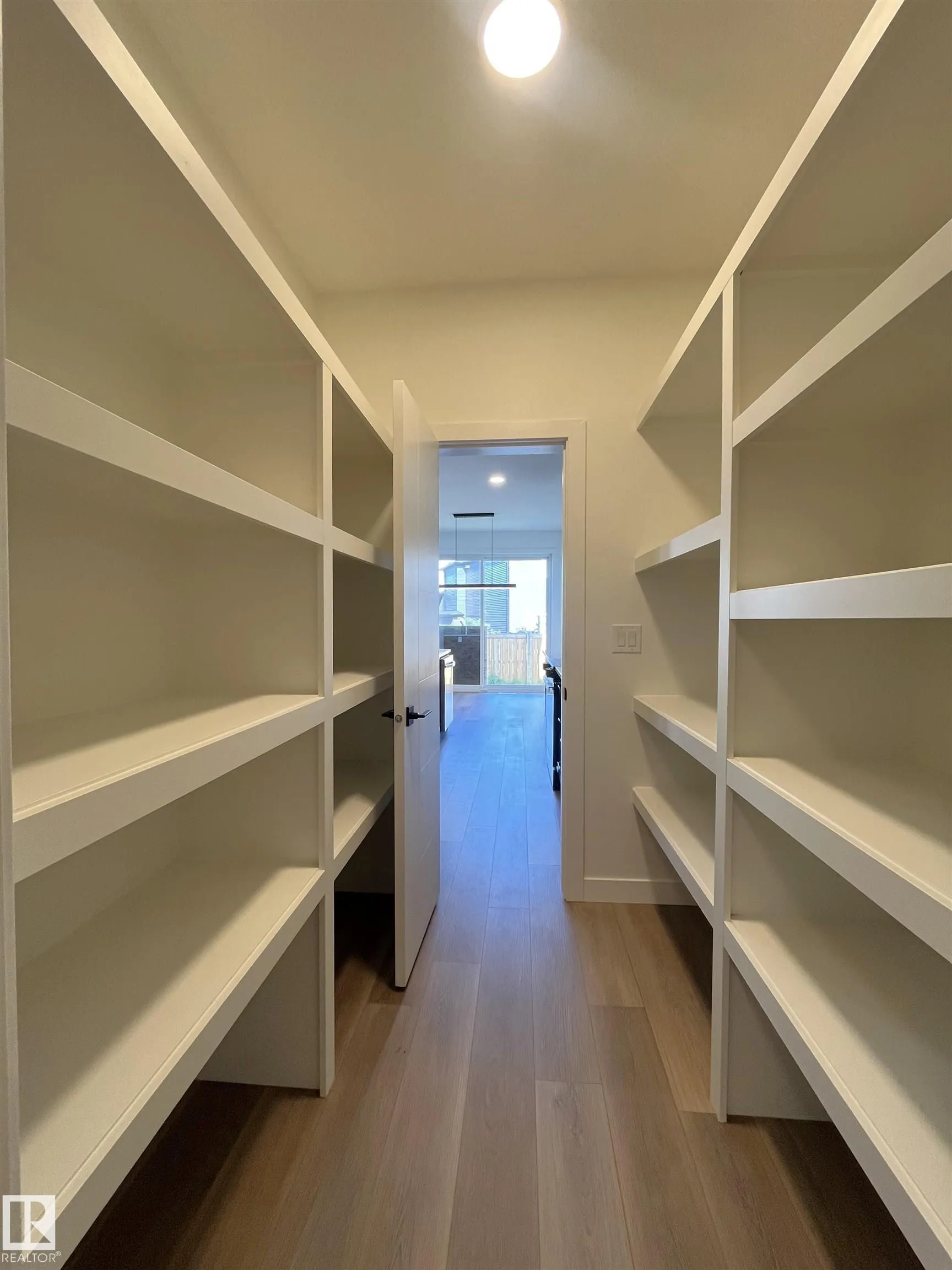 587 BOULDER Wynd