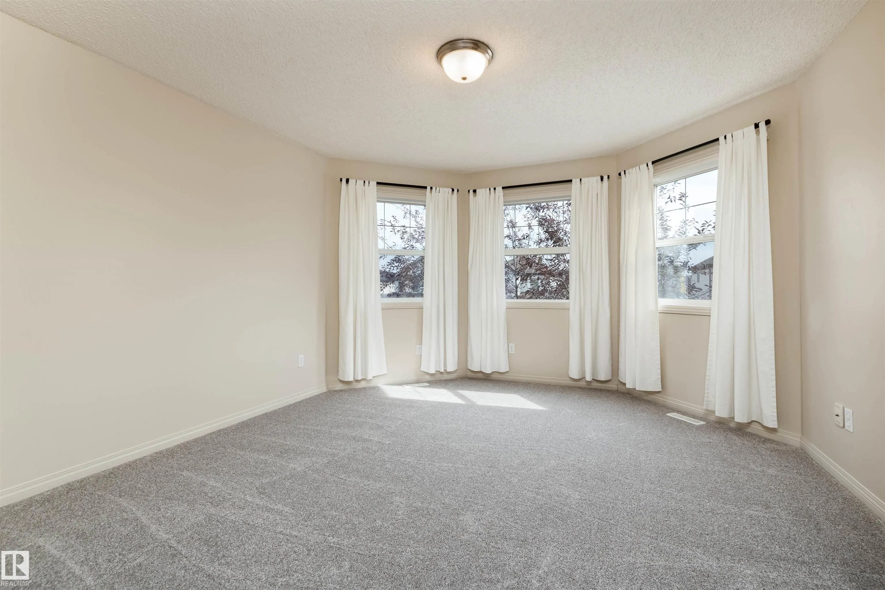 14 Summerfield Point(e)