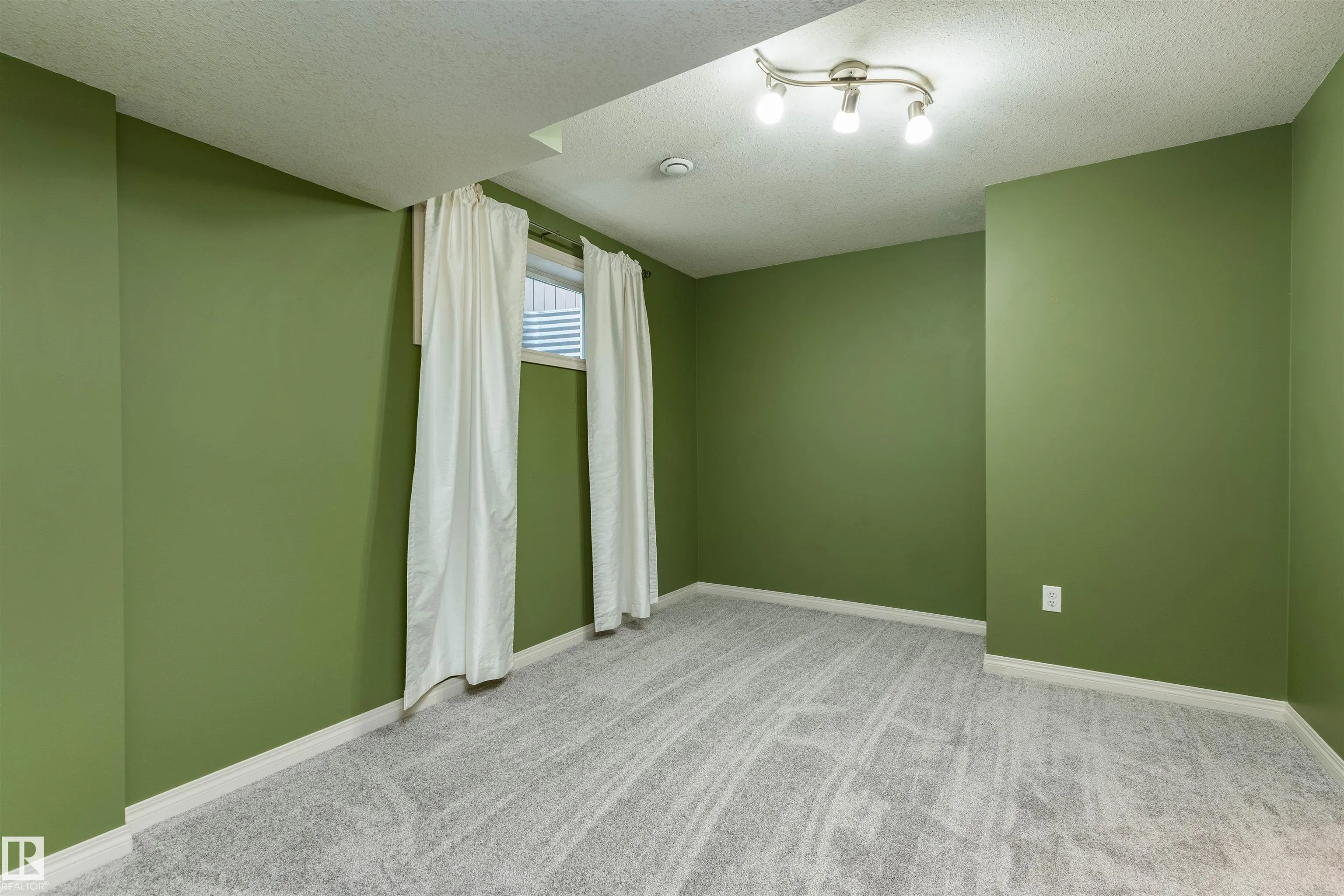 14 Summerfield Point(e)