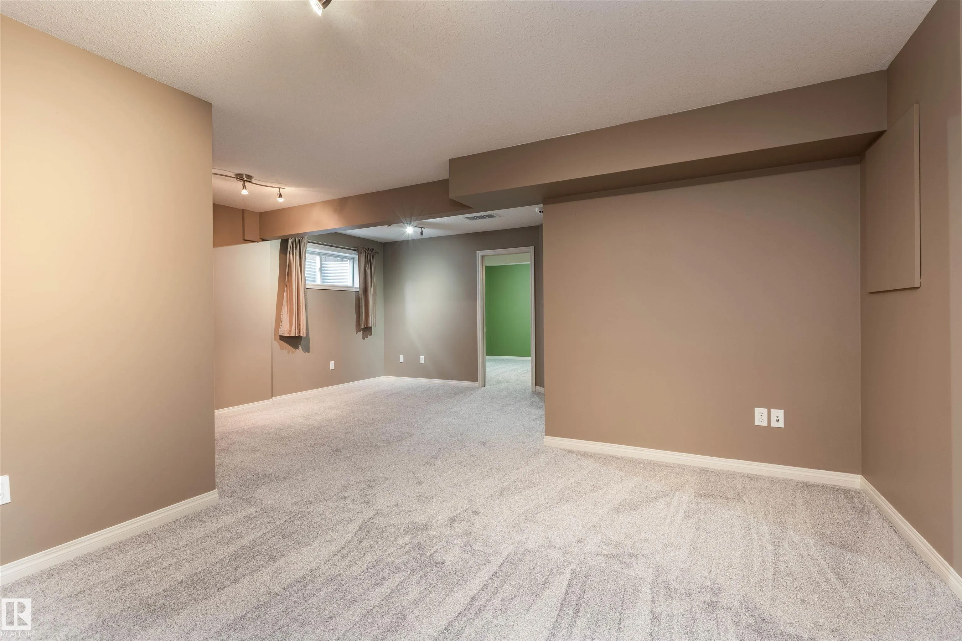14 Summerfield Point(e)