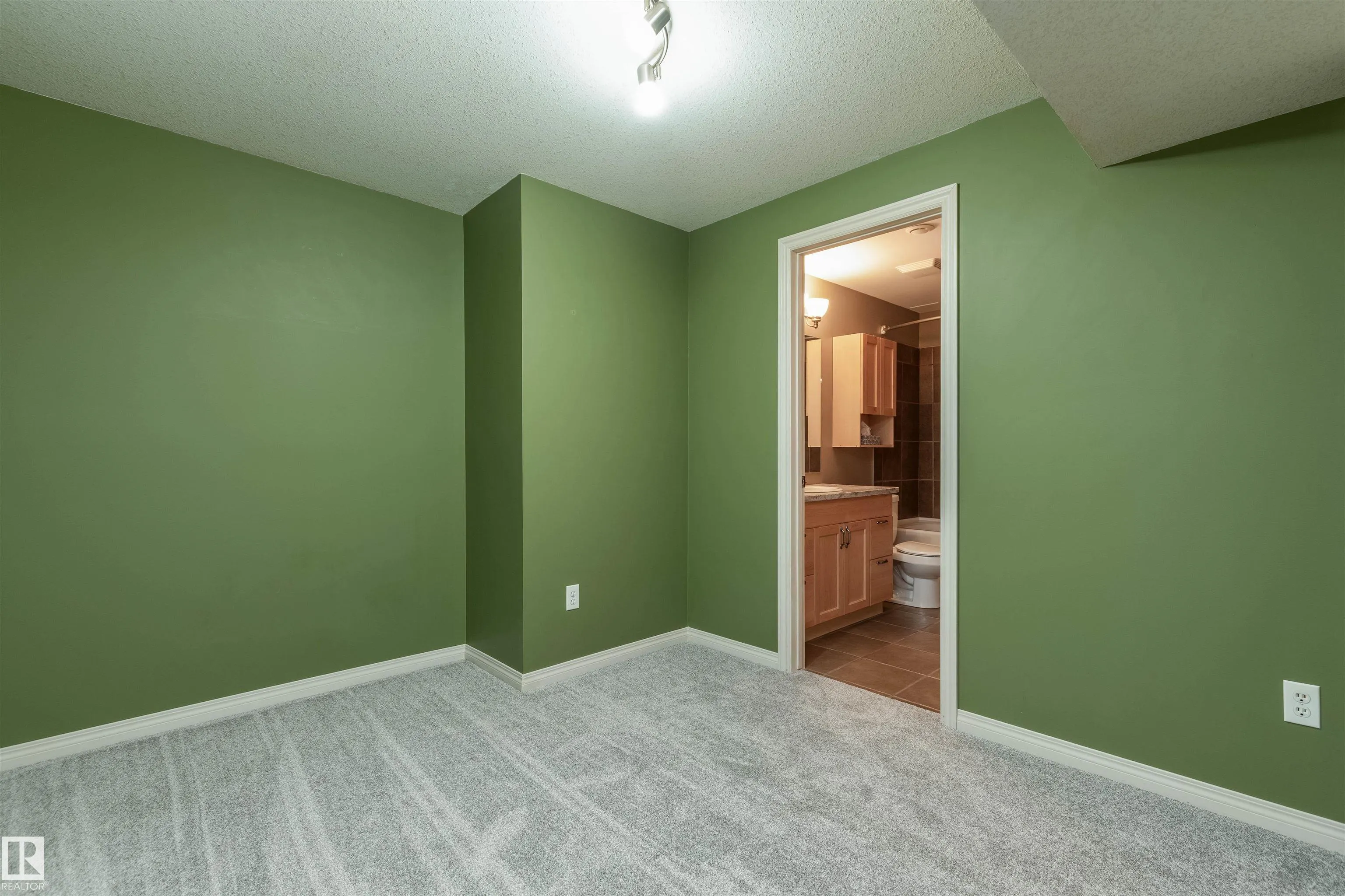 14 Summerfield Point(e)