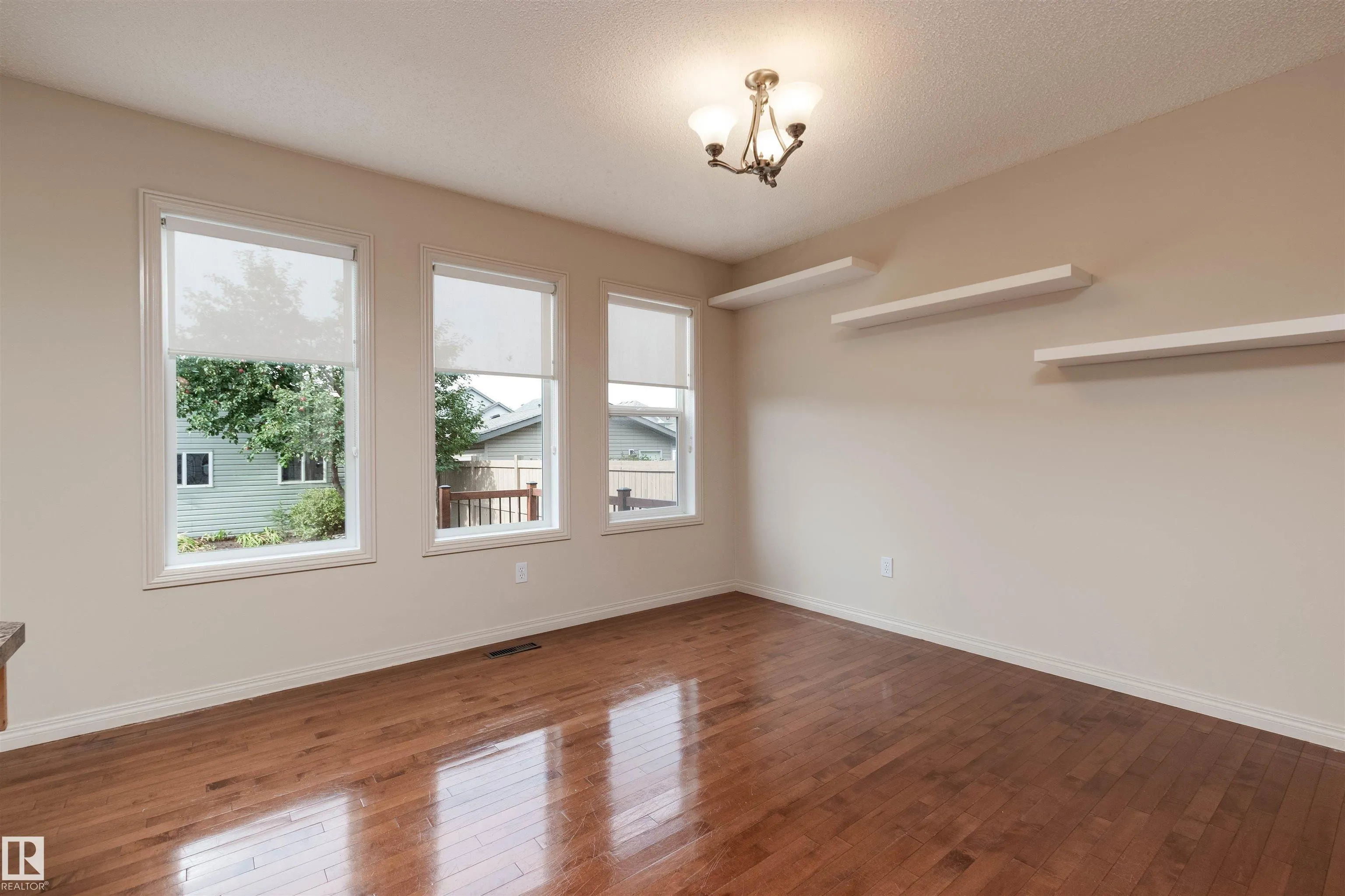 14 Summerfield Point(e)