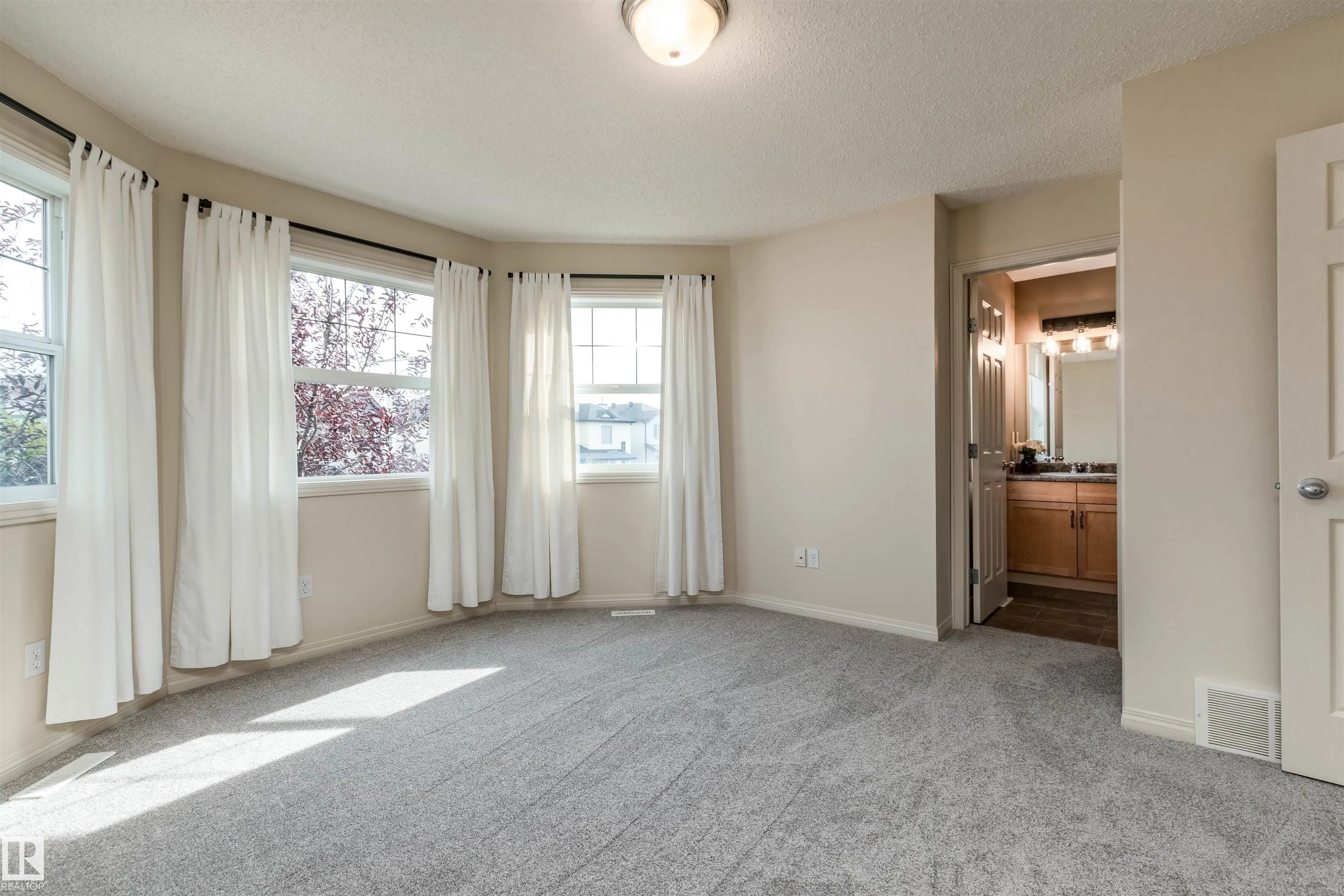 14 Summerfield Point(e)