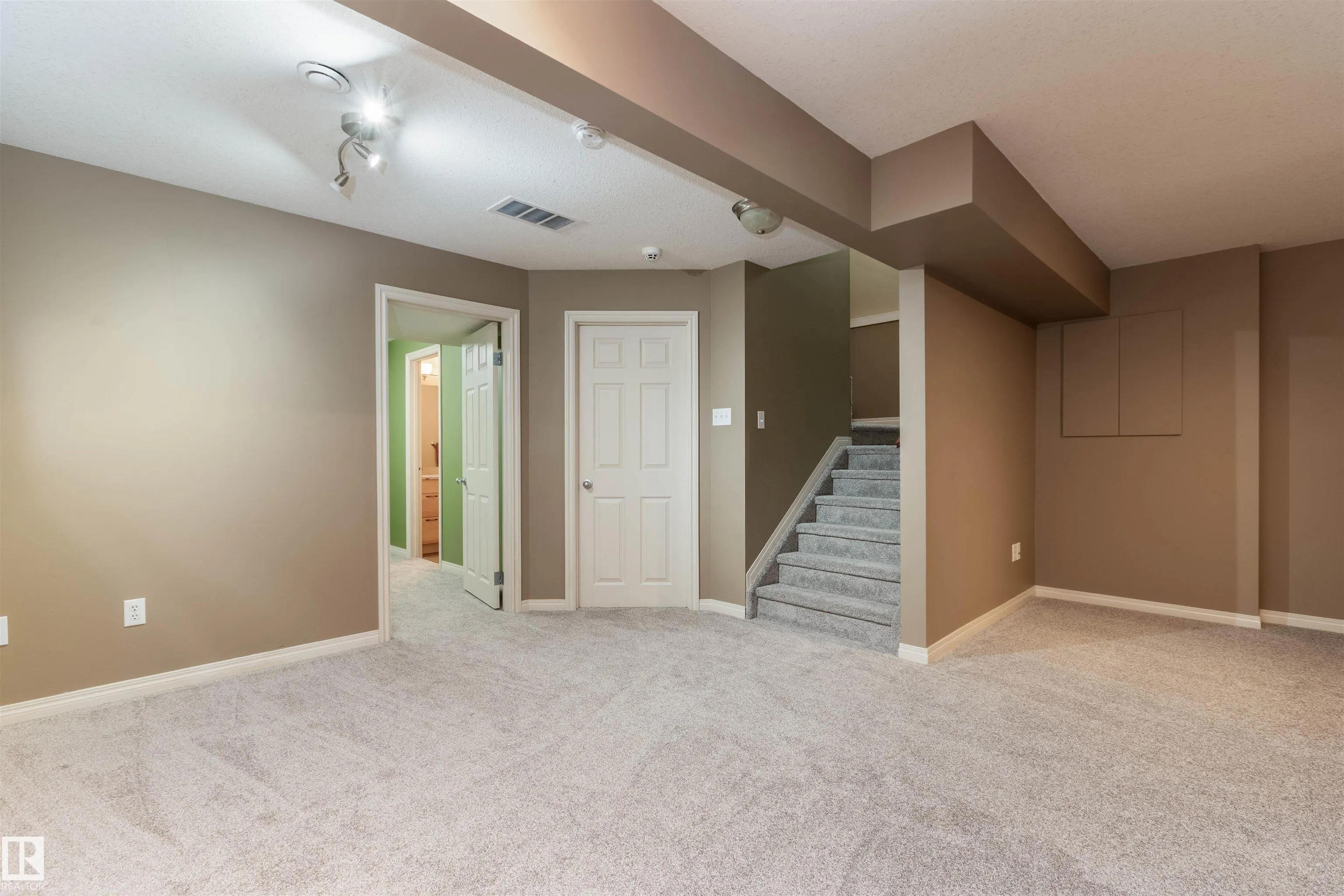 14 Summerfield Point(e)