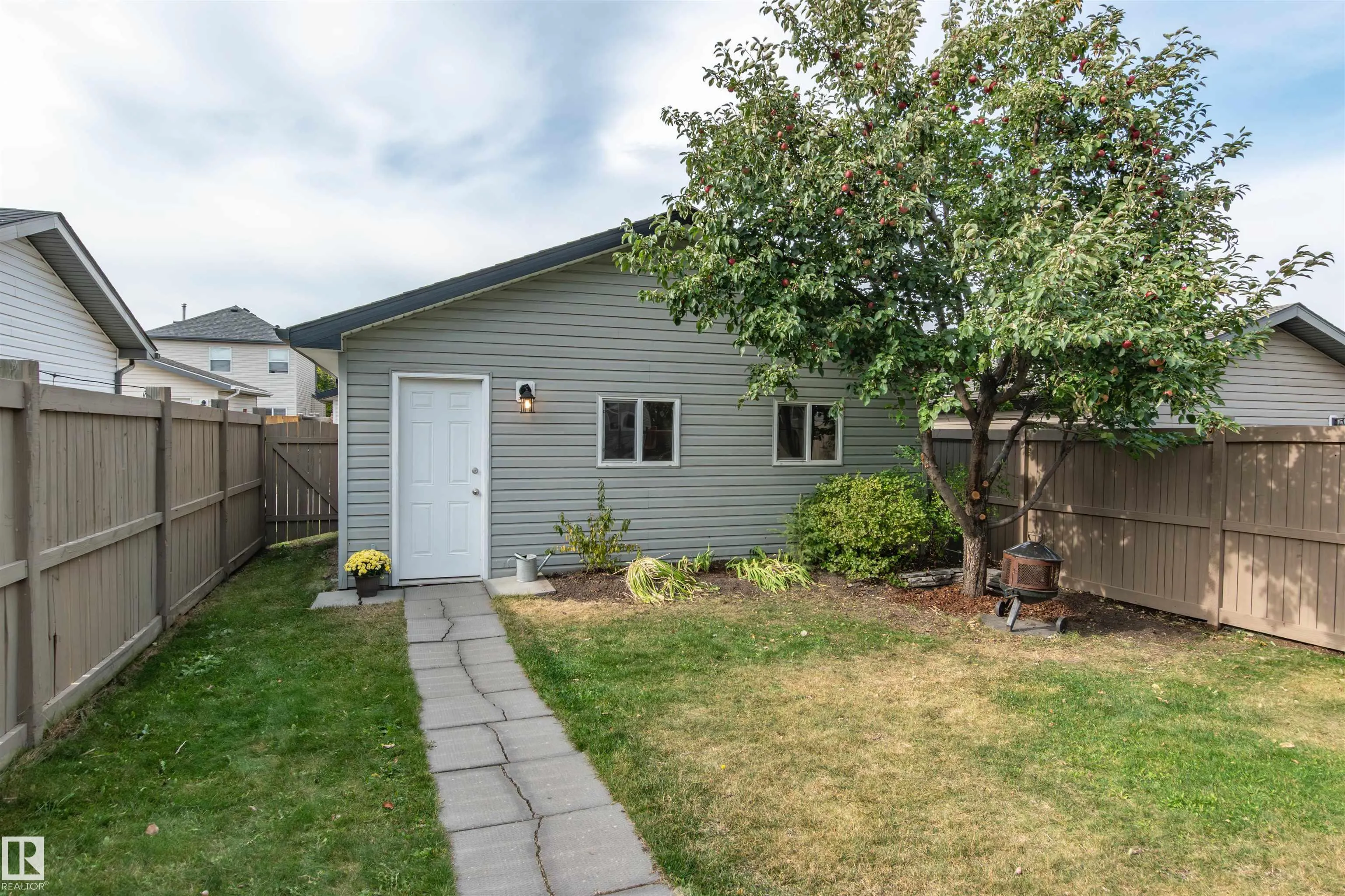 14 Summerfield Point(e)