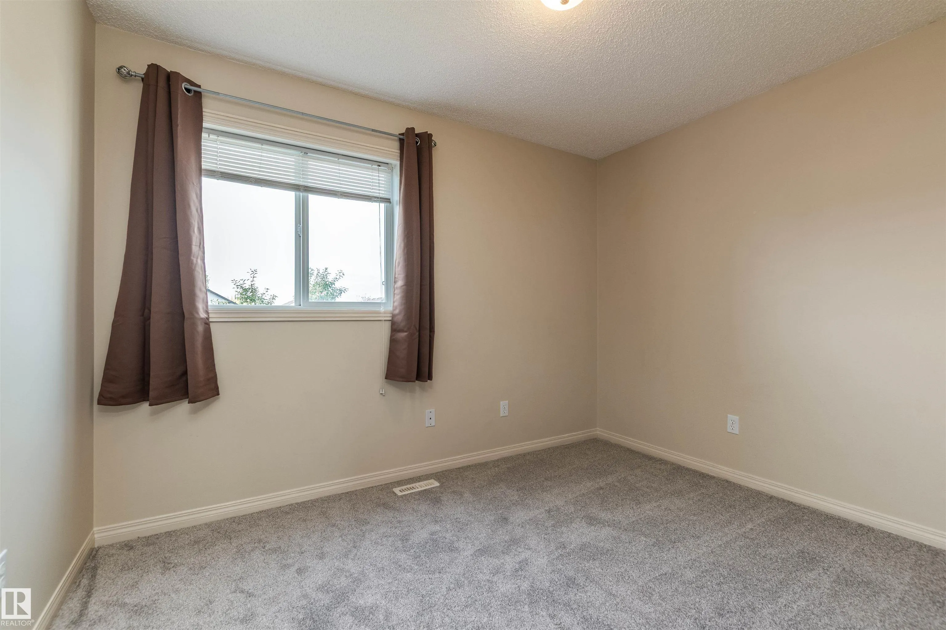 14 Summerfield Point(e)