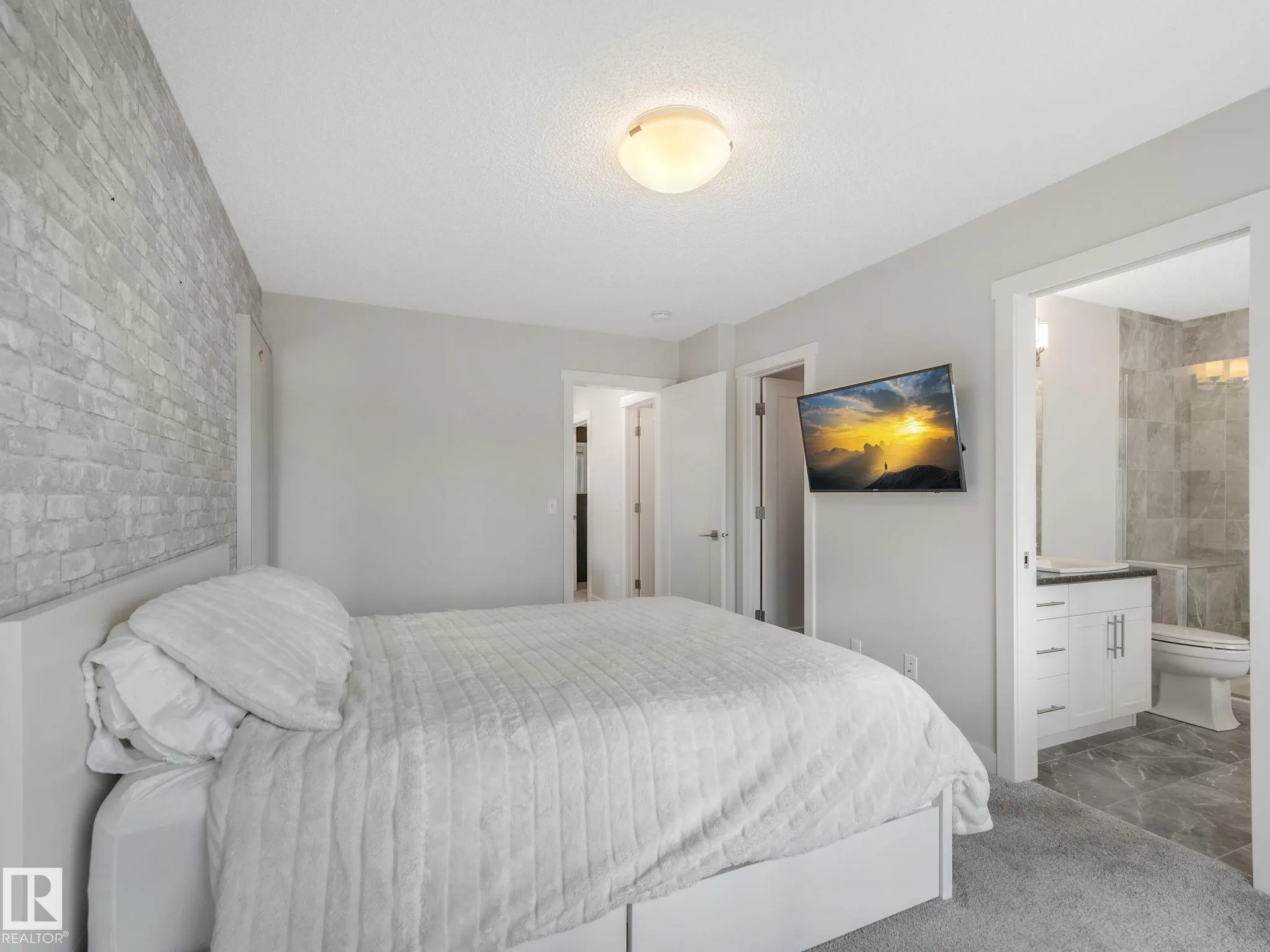 103 AMBERLEY Way