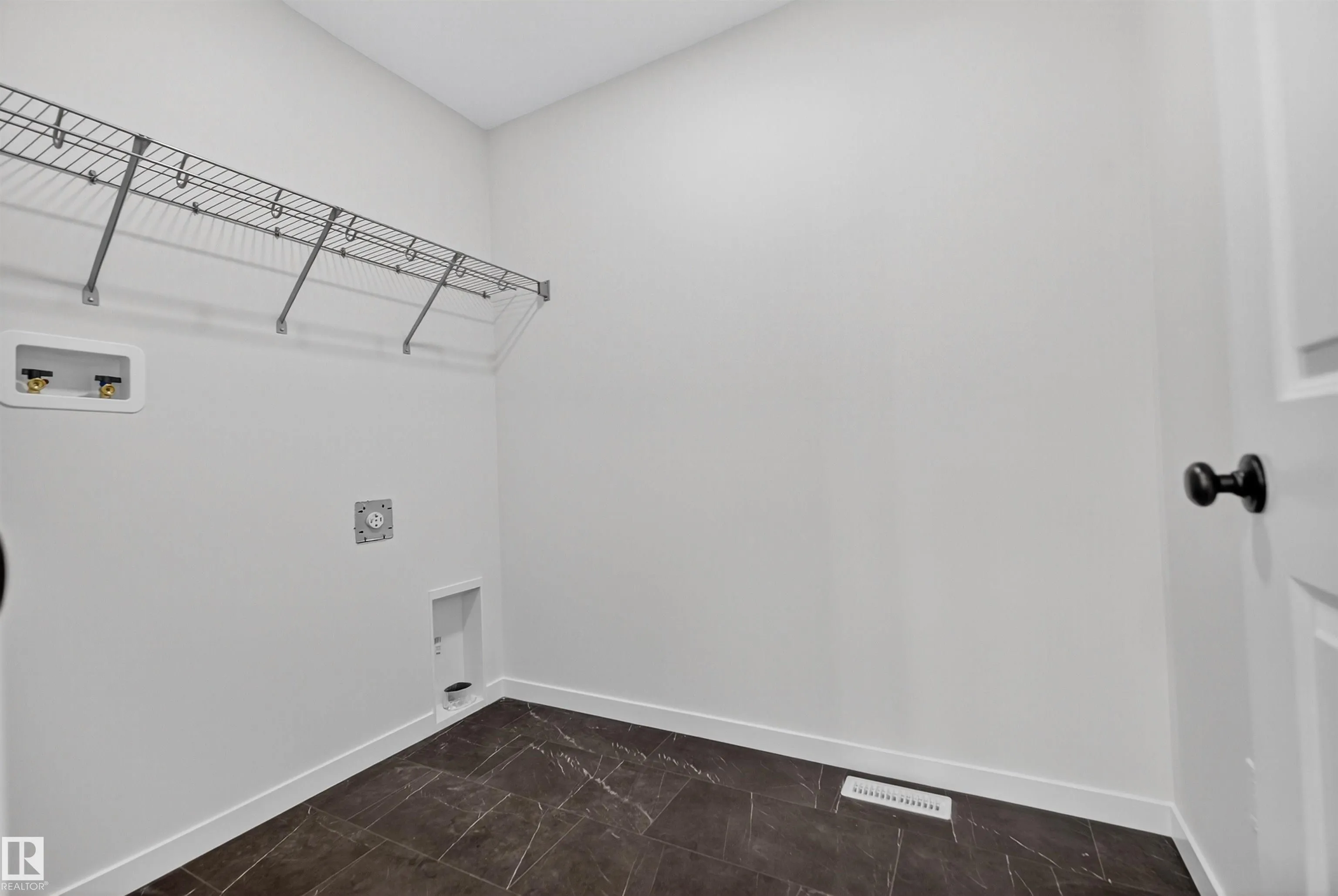 13 NERINE Crescent