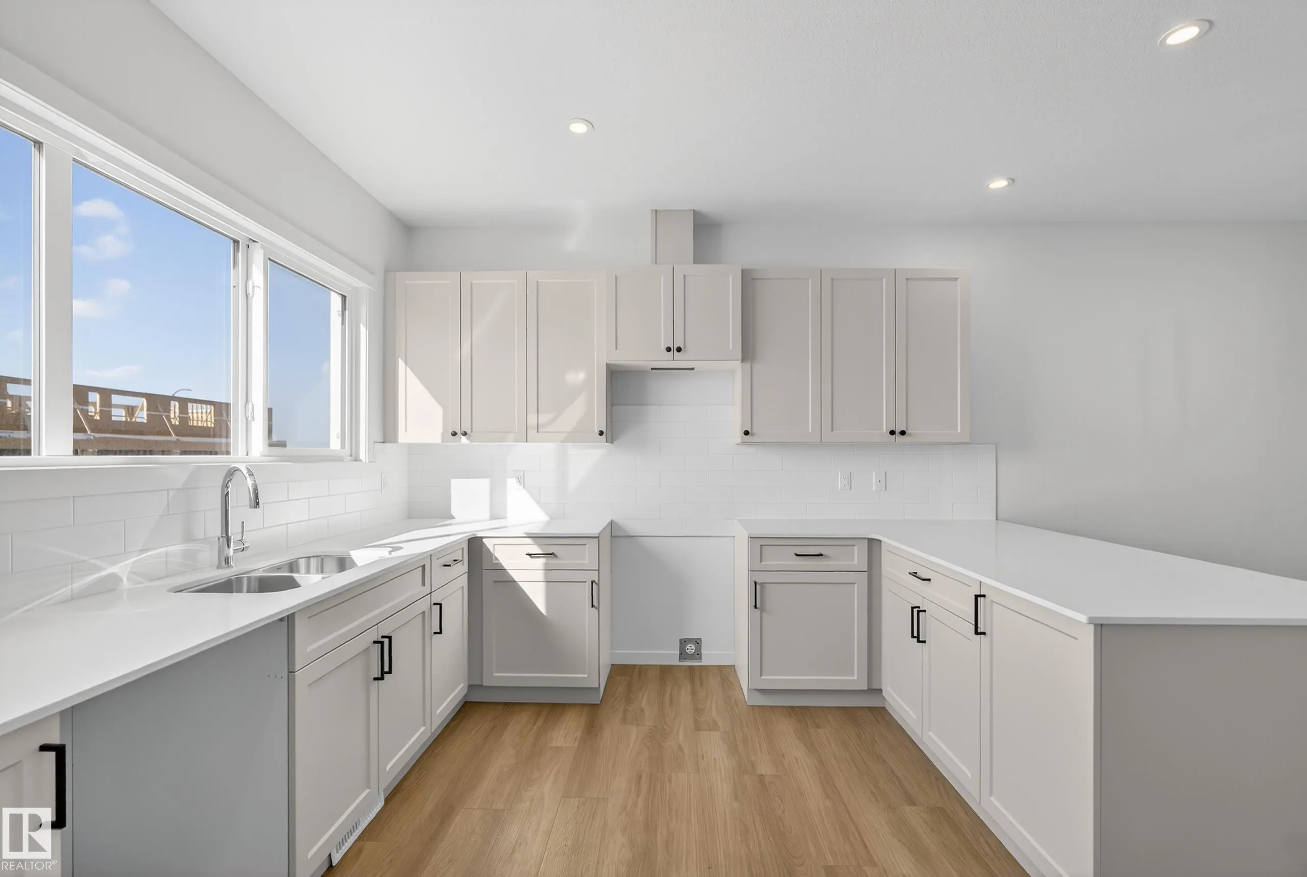 13 NERINE Crescent