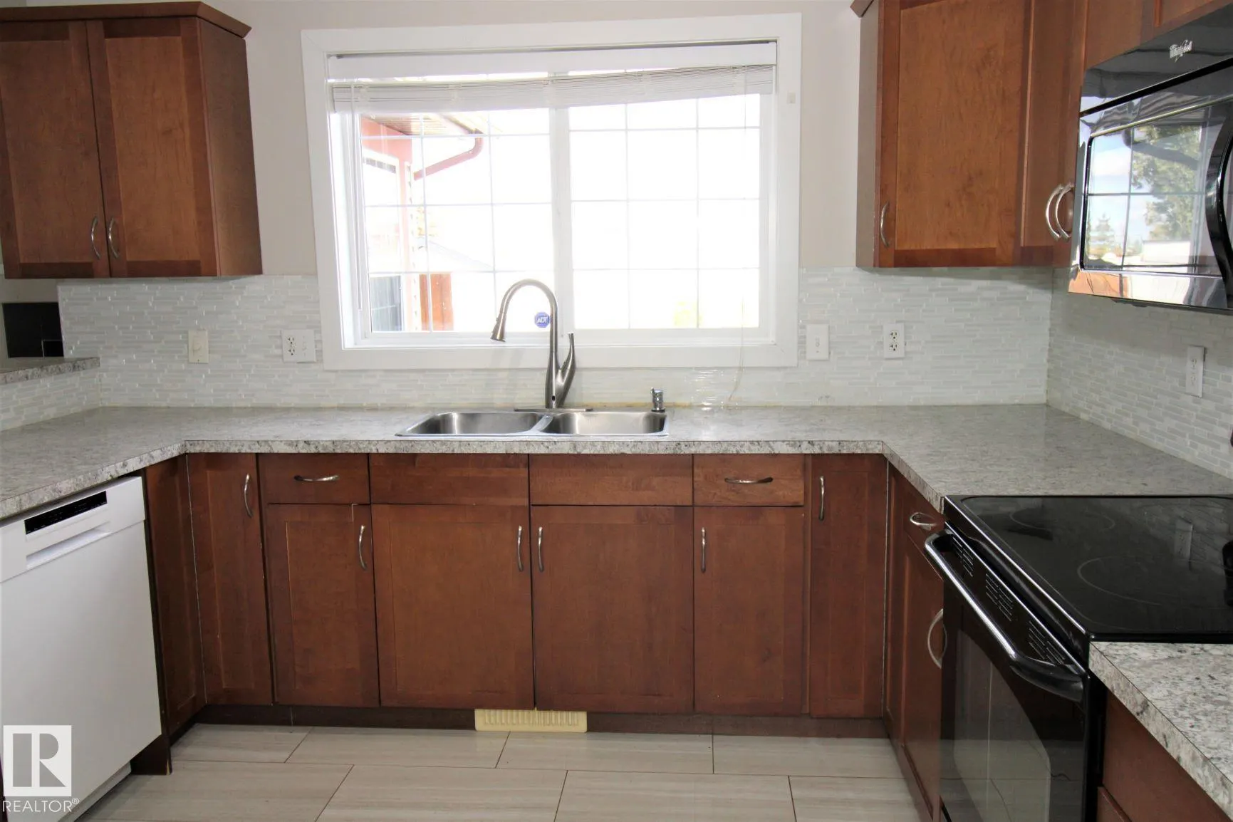 3143 TRELLE Loop