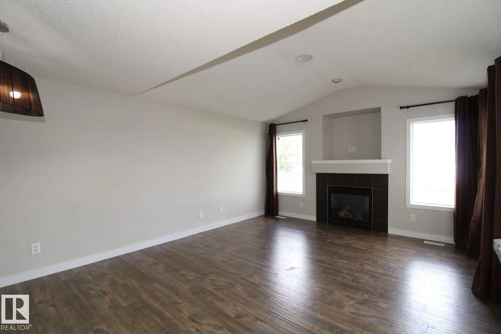 3143 TRELLE Loop