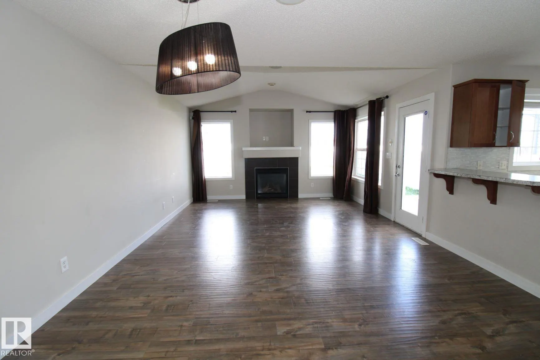 3143 TRELLE Loop