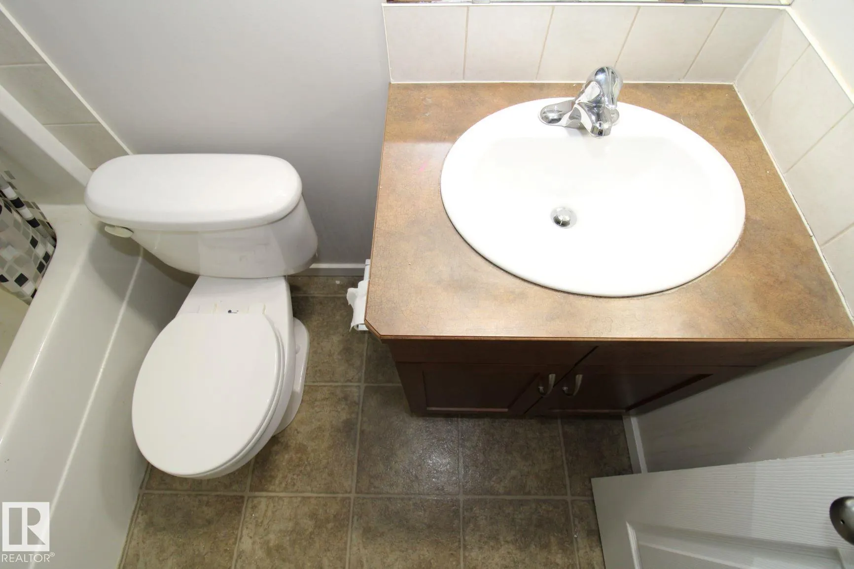 3143 TRELLE Loop