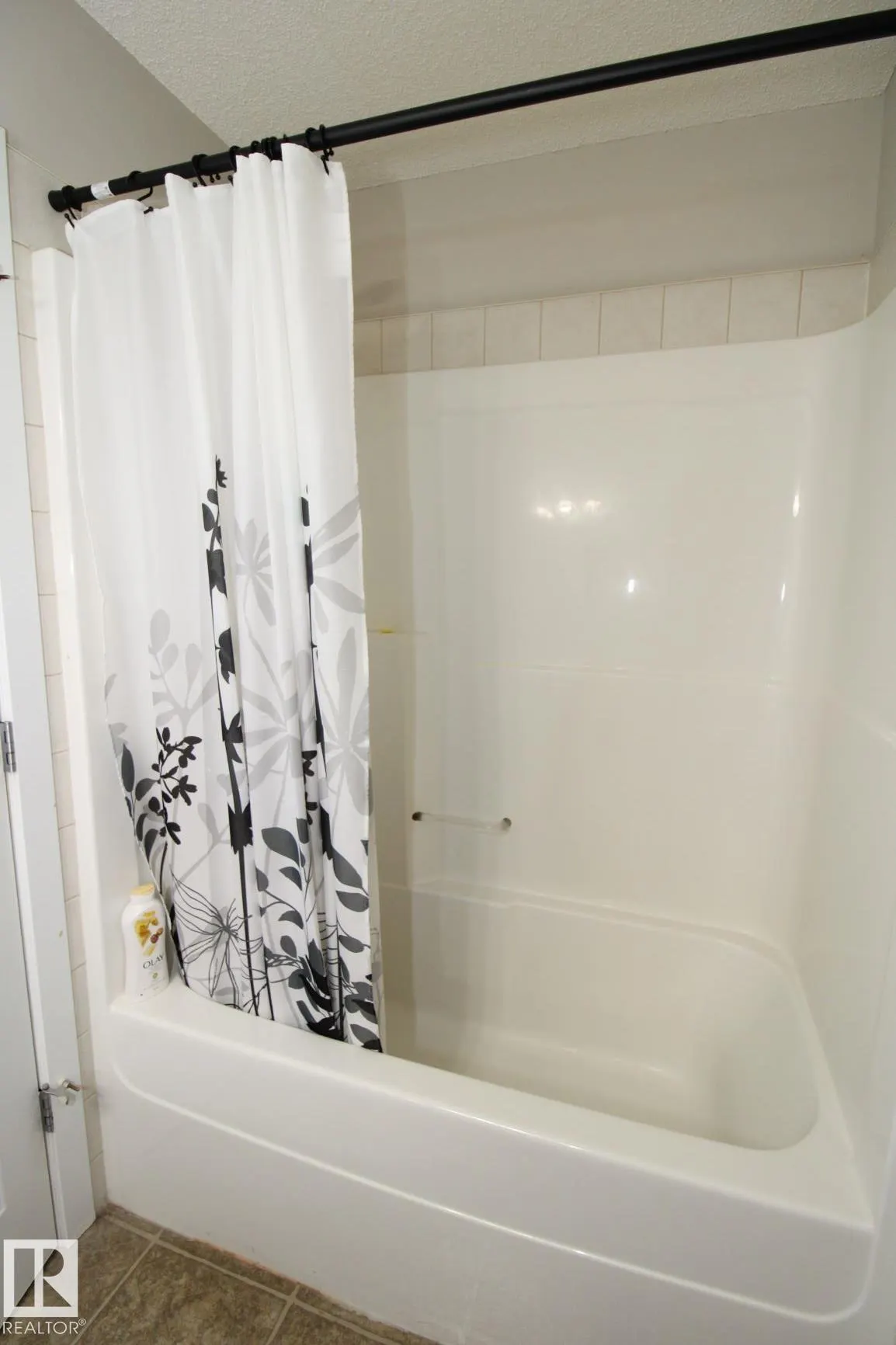 3143 TRELLE Loop