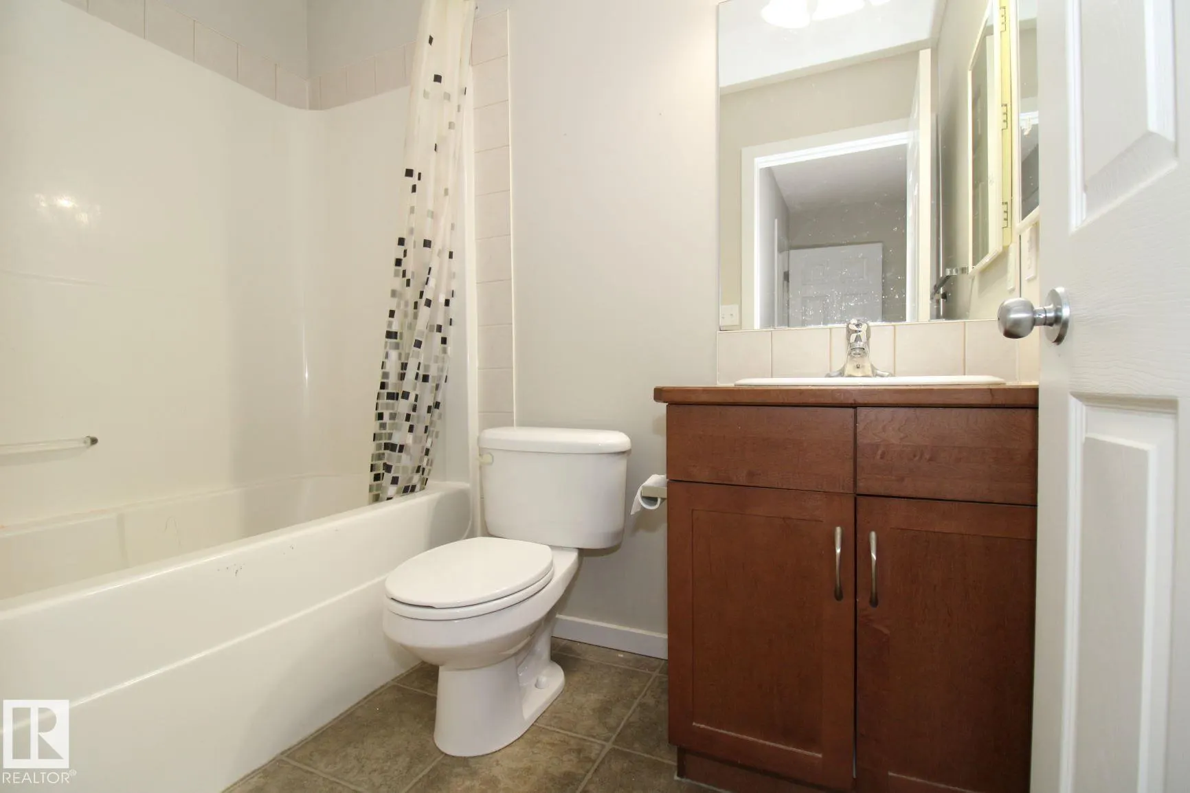3143 TRELLE Loop
