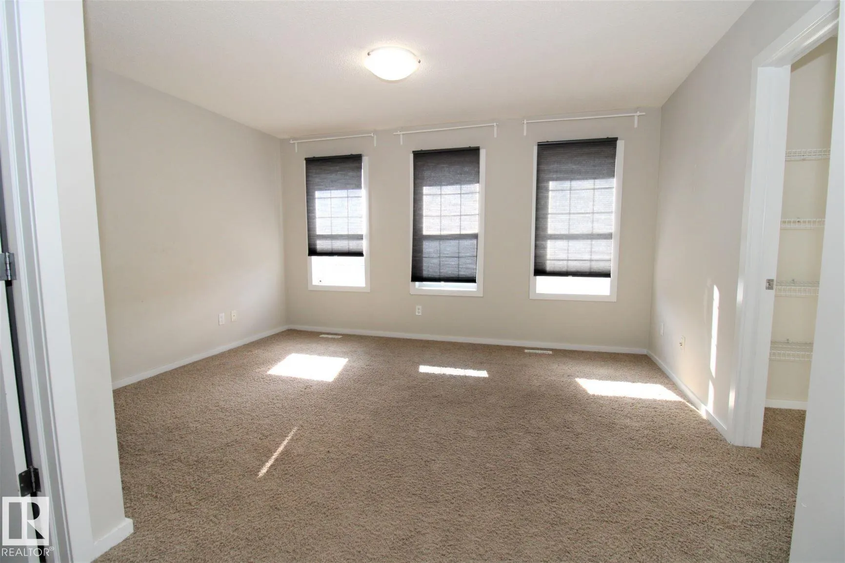 3143 TRELLE Loop