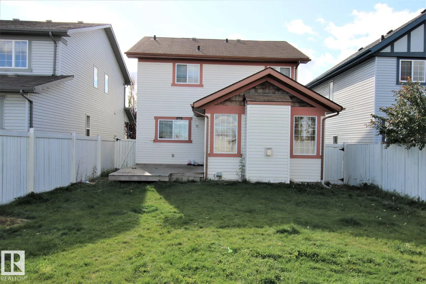 3143 TRELLE Loop