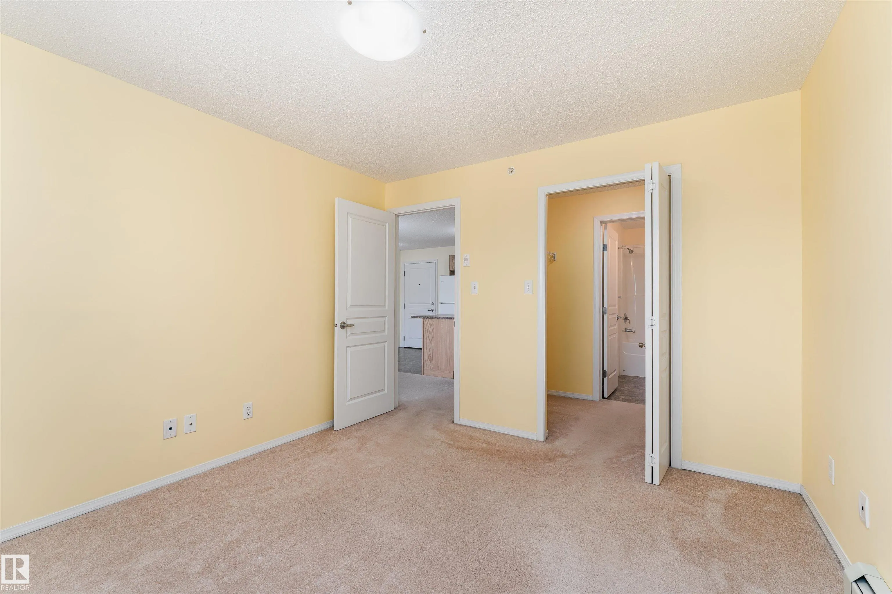 301 CLAREVIEW STATION Drive