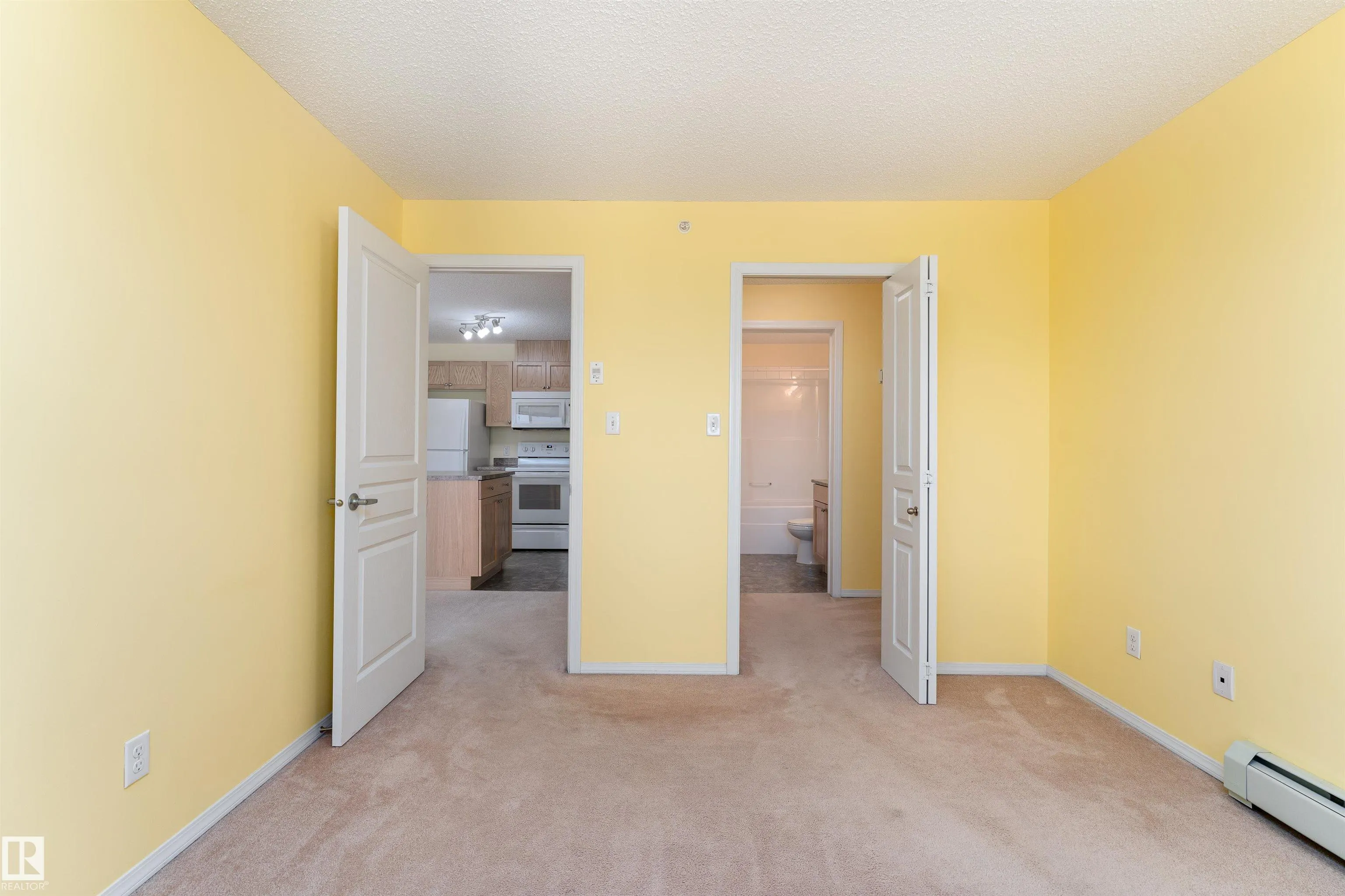 301 CLAREVIEW STATION Drive