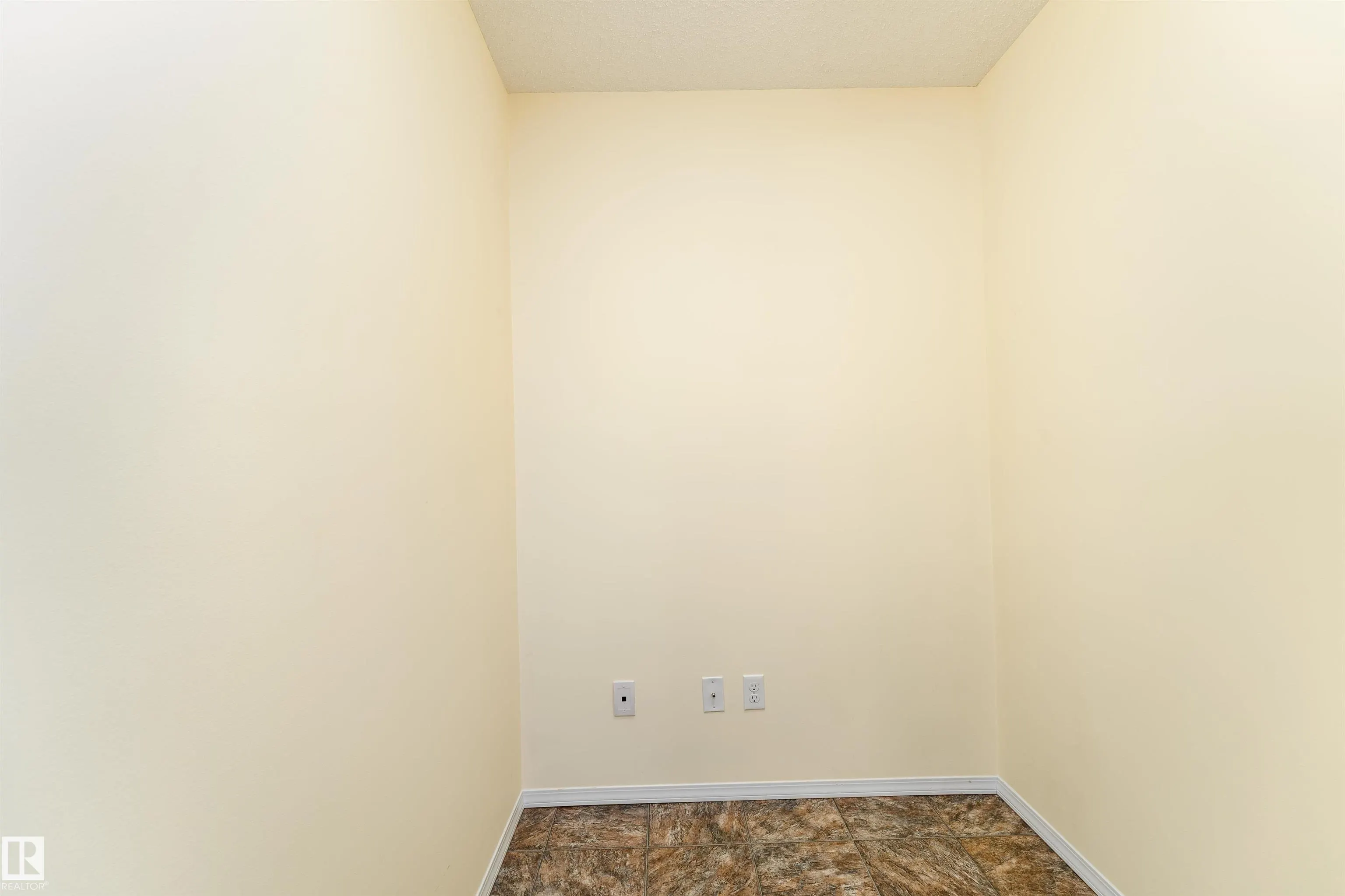 301 CLAREVIEW STATION Drive