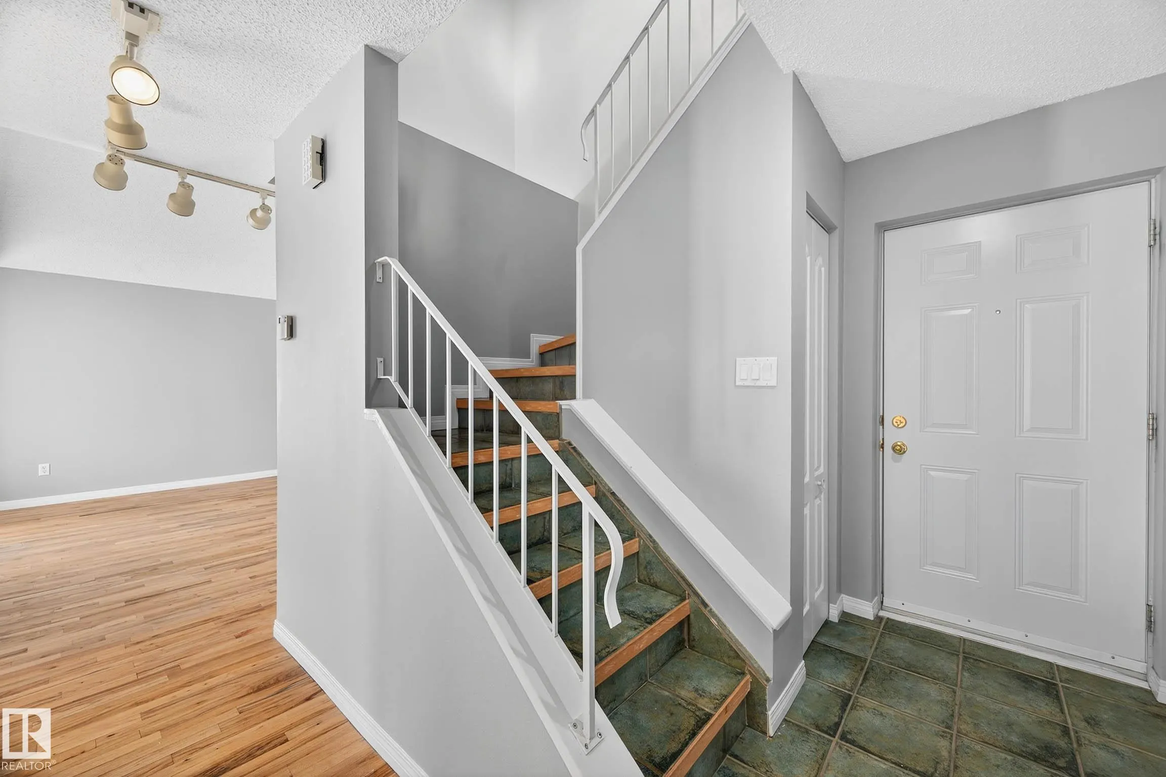 37 LANCASTER Terrace