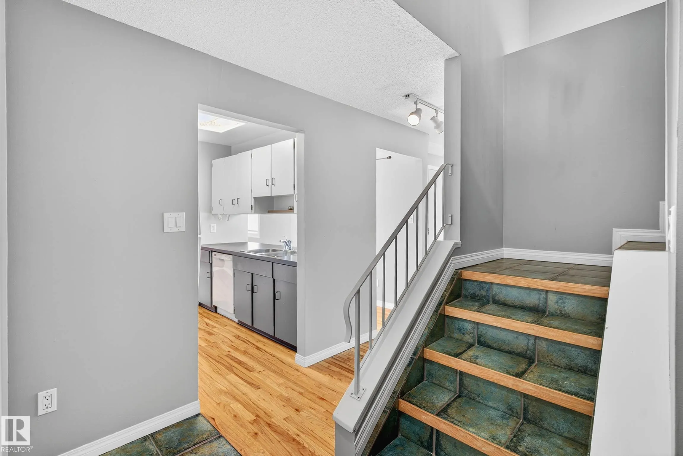 37 LANCASTER Terrace
