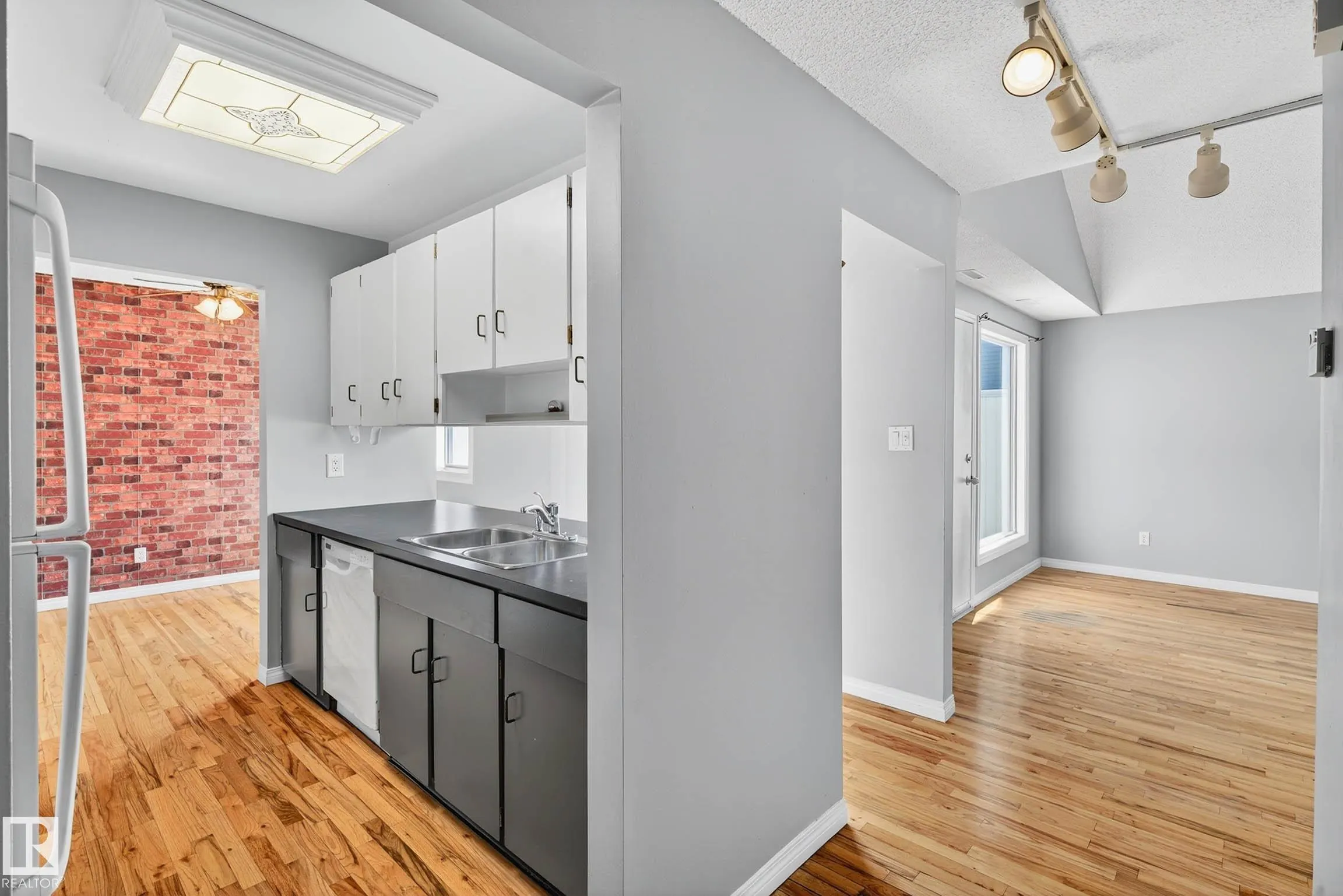 37 LANCASTER Terrace