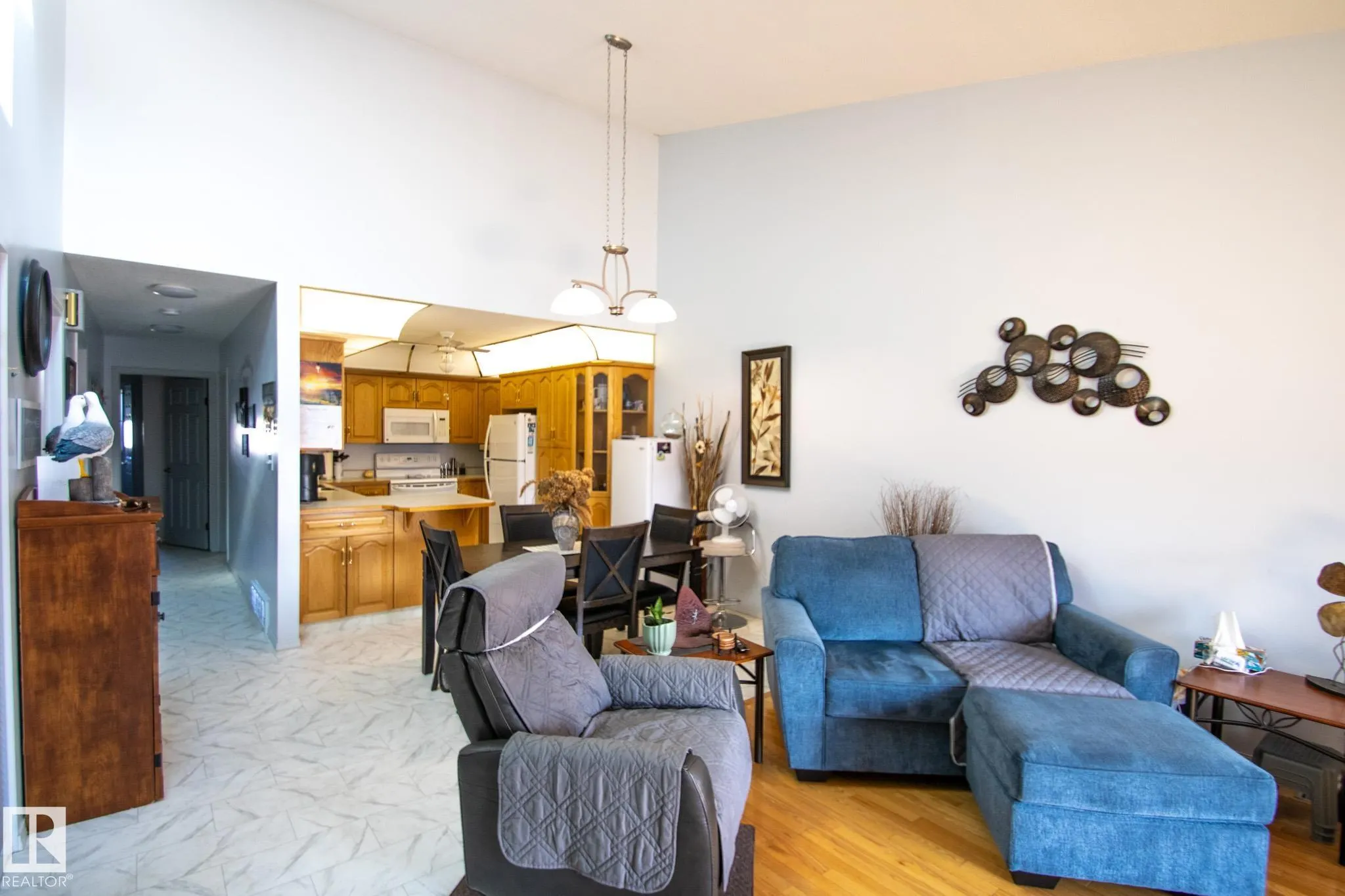4828 49 Ave
