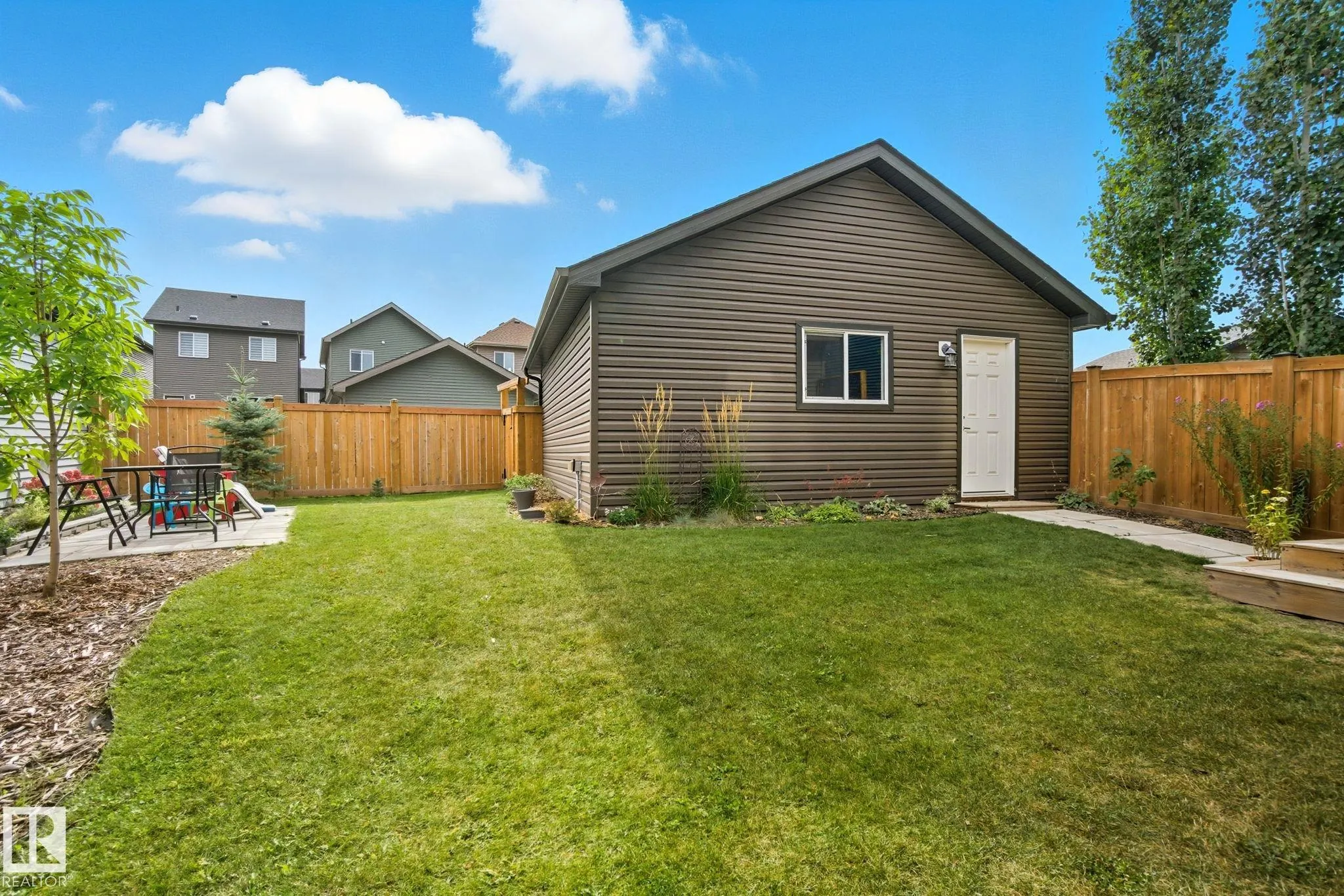 1700 GRAYDON HILL LINK Link