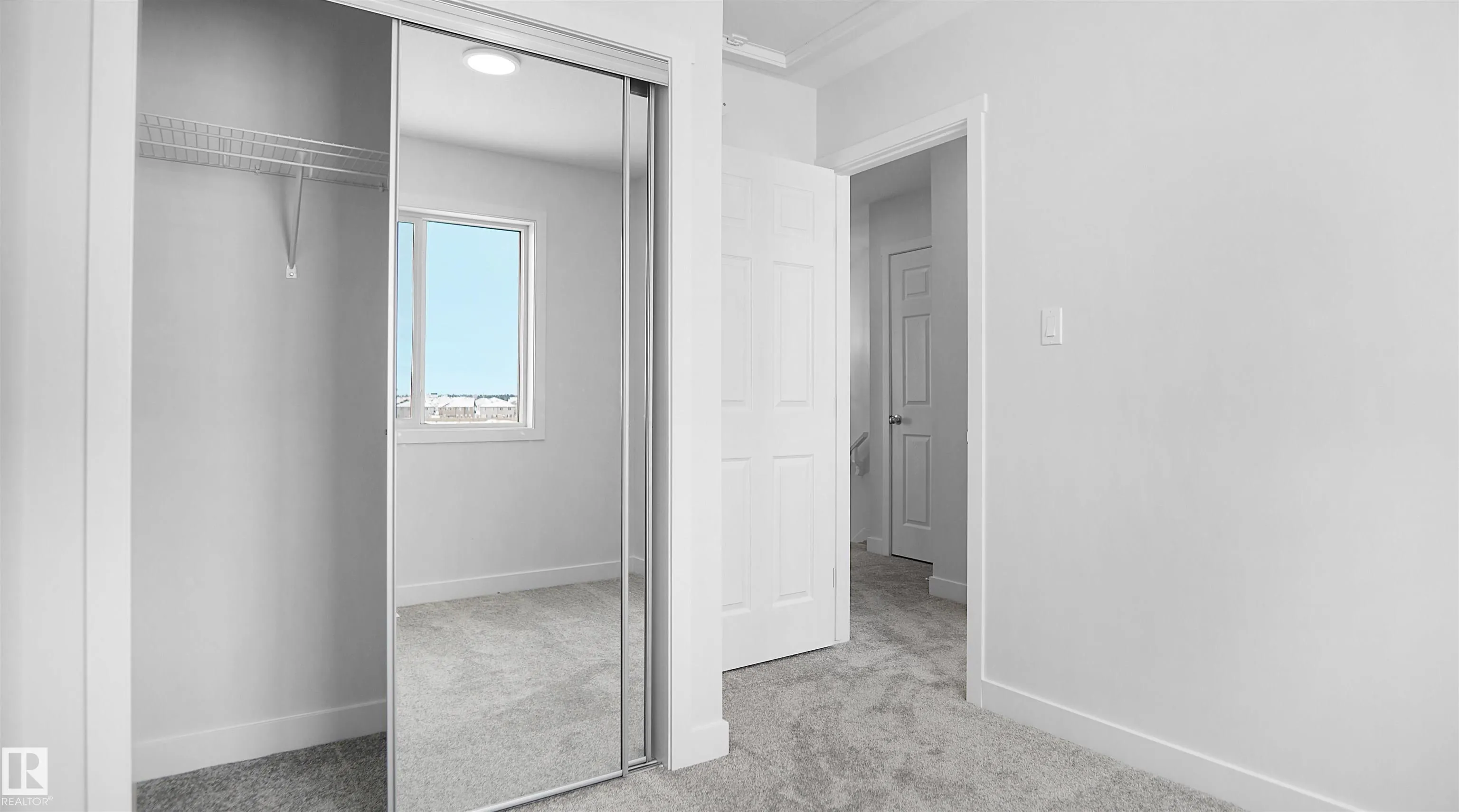 5117 RIVER'S EDGE Way