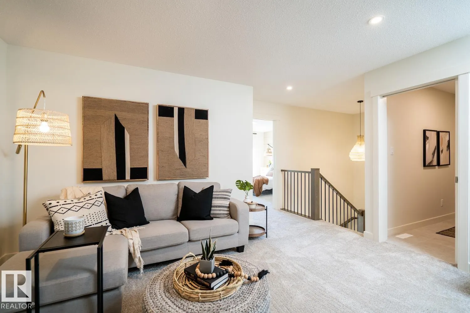 6 JENNIFER Crescent