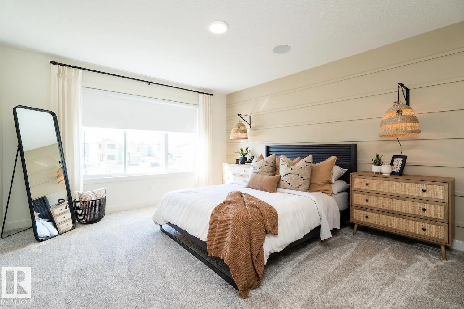 6 JENNIFER Crescent